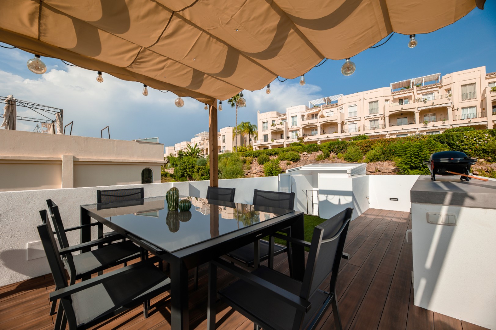 Lujoso Ático en Marbella, La Quinta: 3 habitaciones, 2 baños, alquiler a largo plazo