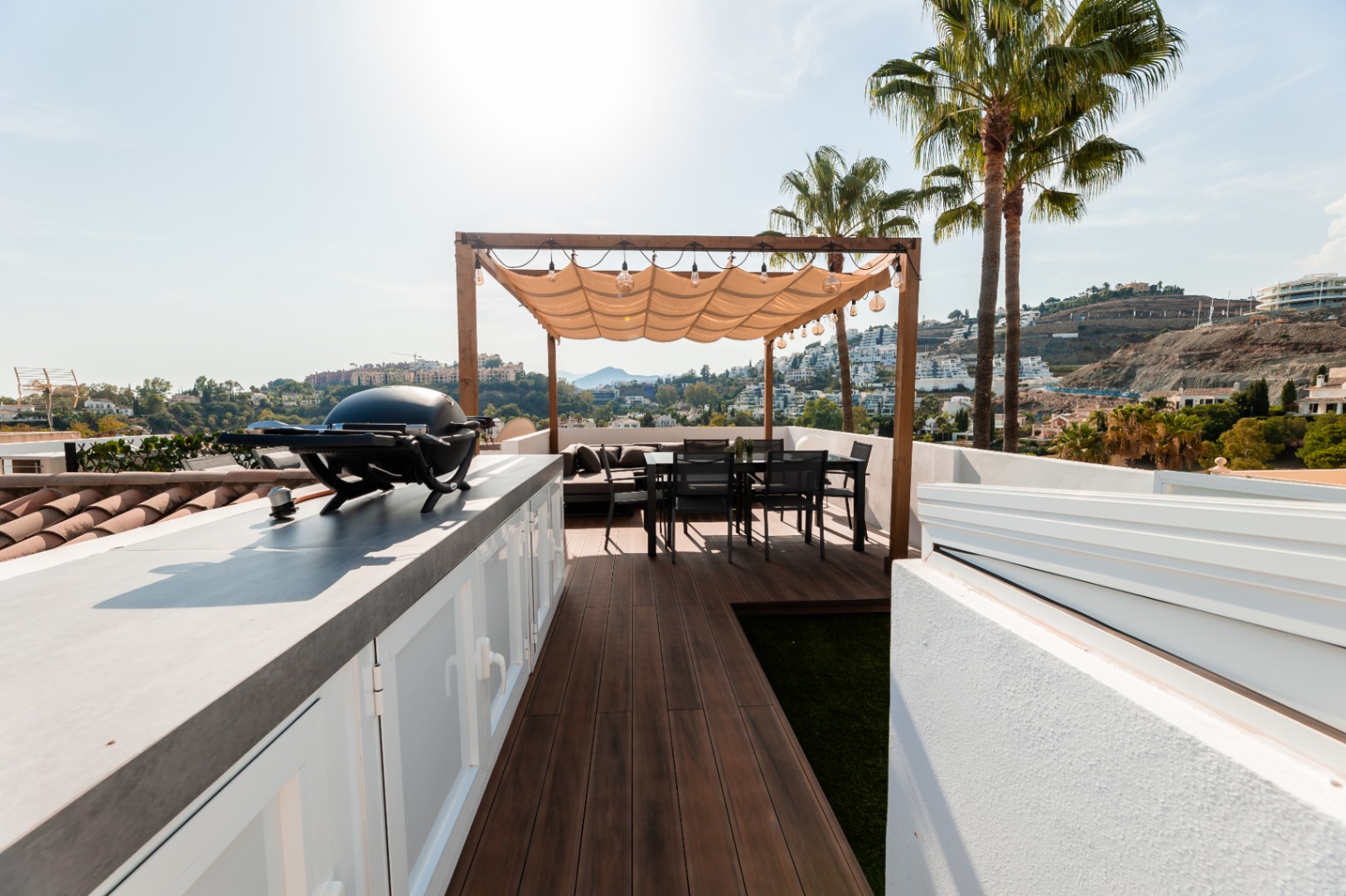 Lujoso Ático en Marbella, La Quinta: 3 habitaciones, 2 baños, alquiler a largo plazo