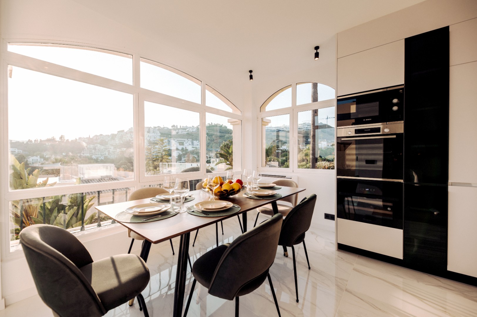 Lujoso Ático en Marbella, La Quinta: 3 habitaciones, 2 baños, alquiler a largo plazo