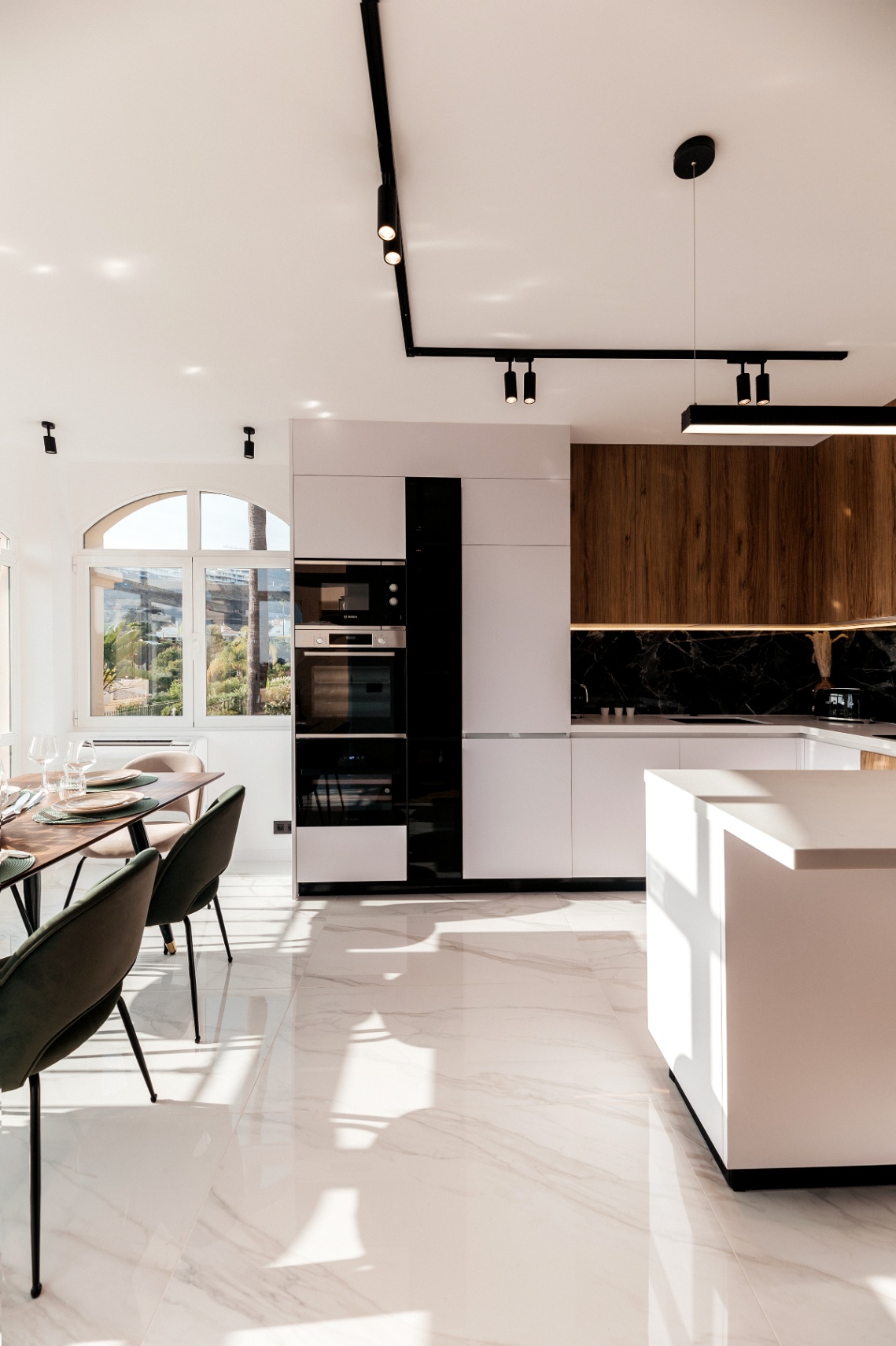 Lujoso Ático en Marbella, La Quinta: 3 habitaciones, 2 baños, alquiler a largo plazo