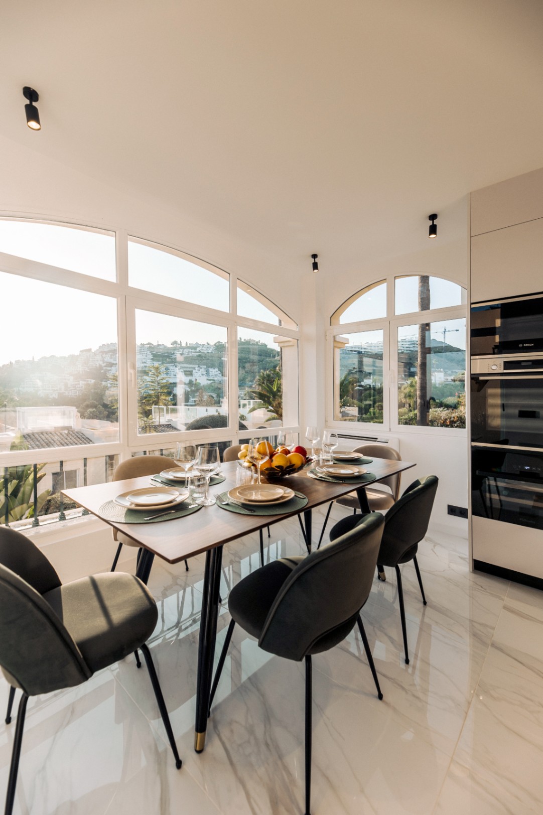 Lujoso Ático en Marbella, La Quinta: 3 habitaciones, 2 baños, alquiler a largo plazo