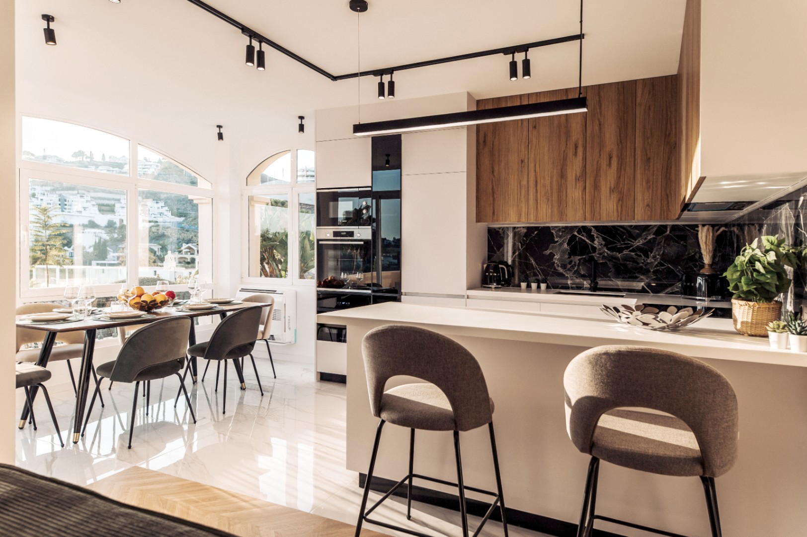 Lujoso Ático en Marbella, La Quinta: 3 habitaciones, 2 baños, alquiler a largo plazo