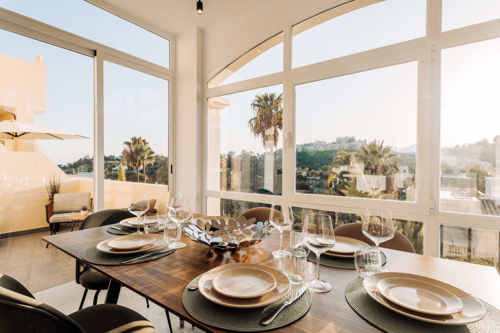 Lujoso Ático en Marbella, La Quinta: 3 habitaciones, 2 baños, alquiler a largo plazo