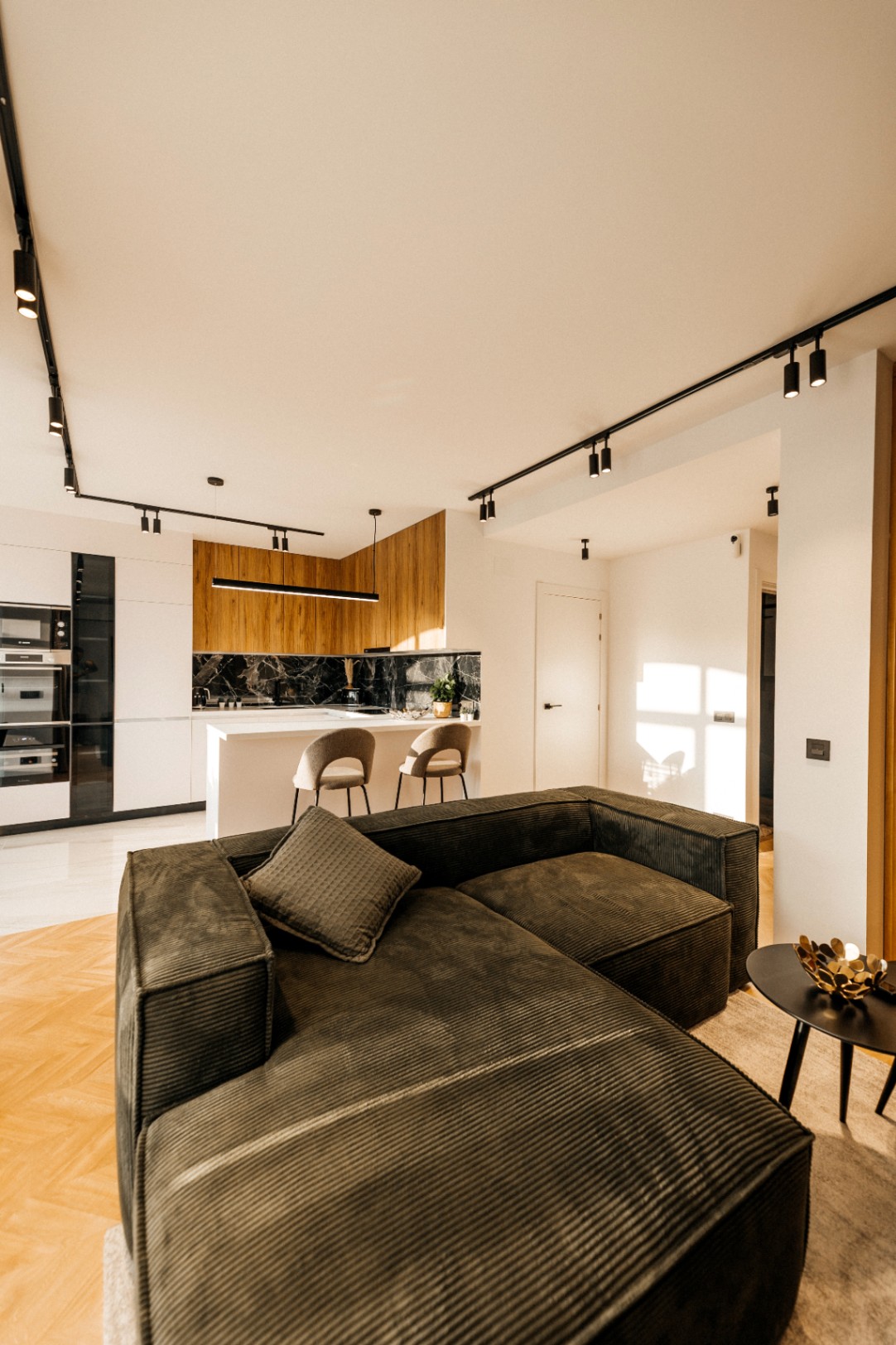 Lujoso Ático en Marbella, La Quinta: 3 habitaciones, 2 baños, alquiler a largo plazo