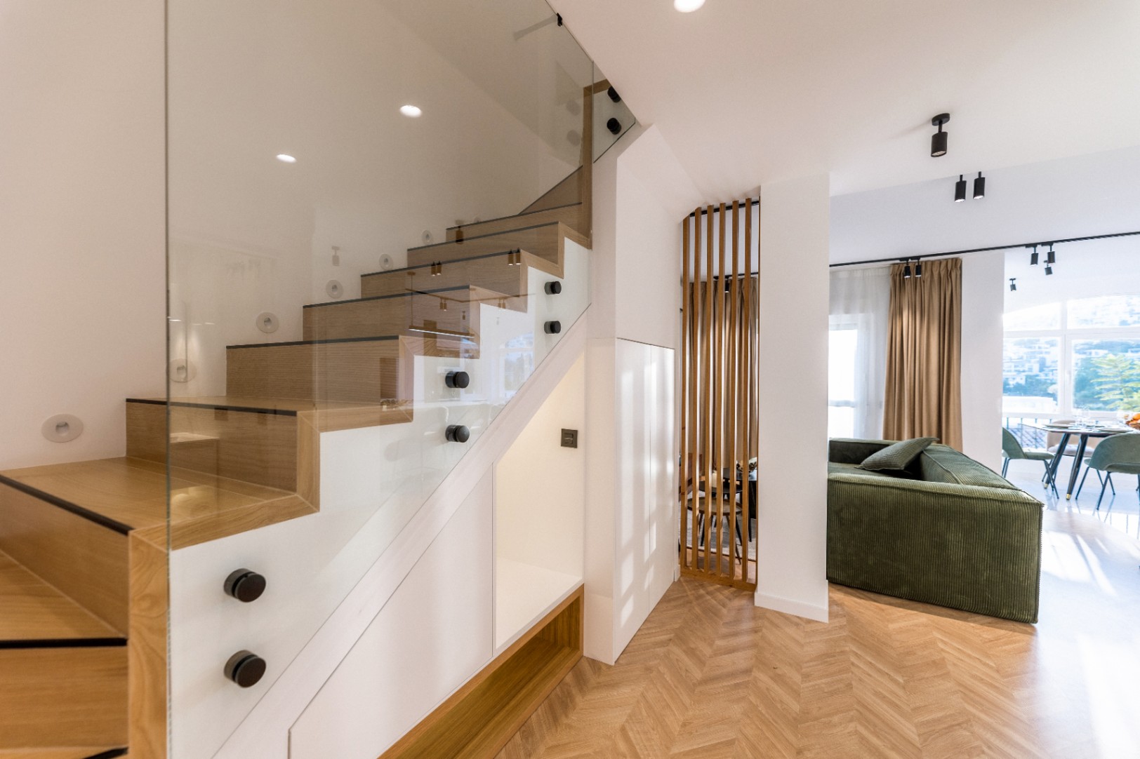 Lujoso Ático en Marbella, La Quinta: 3 habitaciones, 2 baños, alquiler a largo plazo