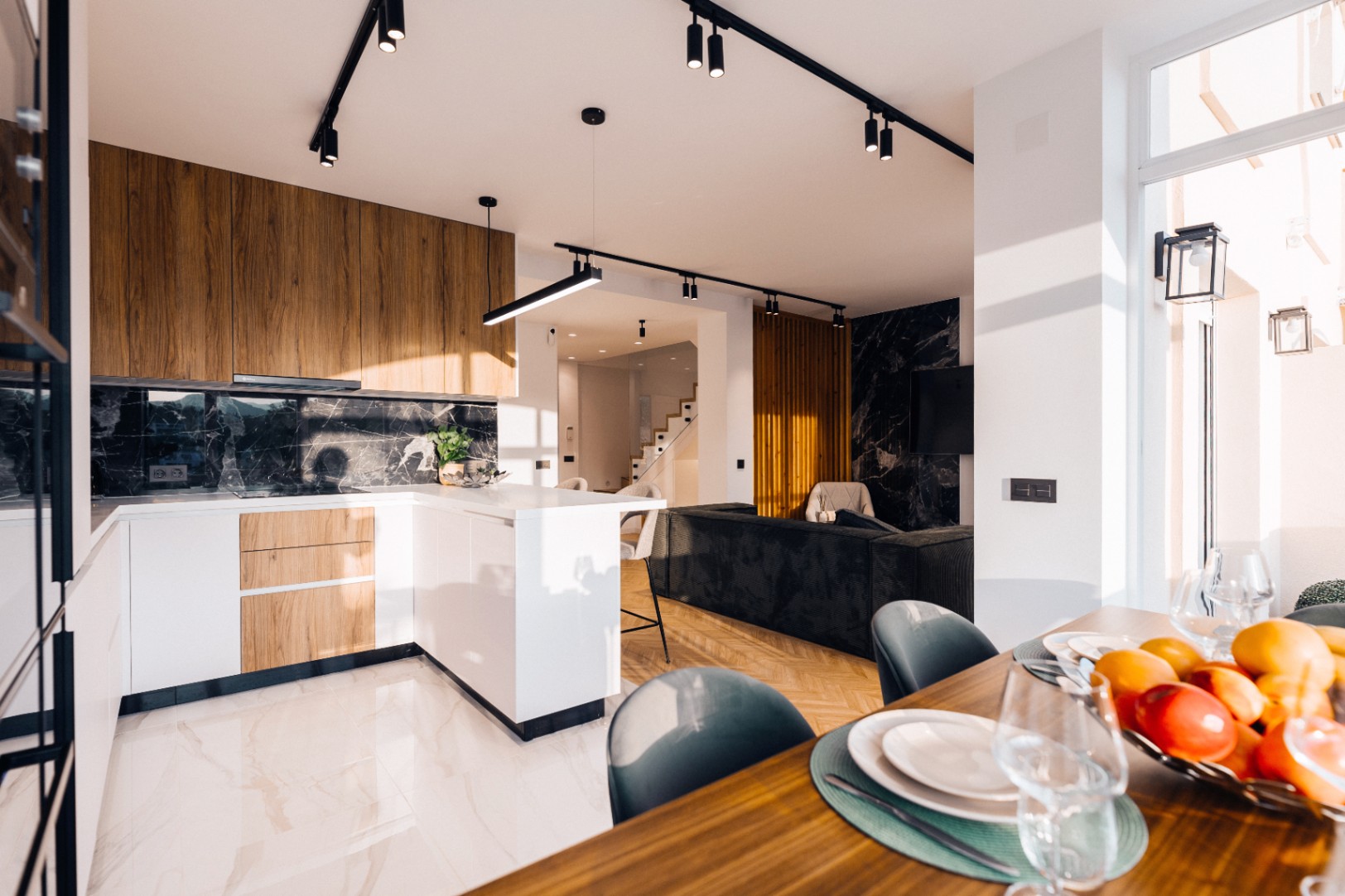 Lujoso Ático en Marbella, La Quinta: 3 habitaciones, 2 baños, alquiler a largo plazo