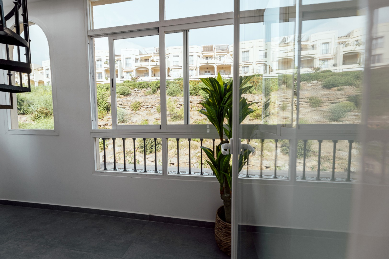 Lujoso Ático en Marbella, La Quinta: 3 habitaciones, 2 baños, alquiler a largo plazo