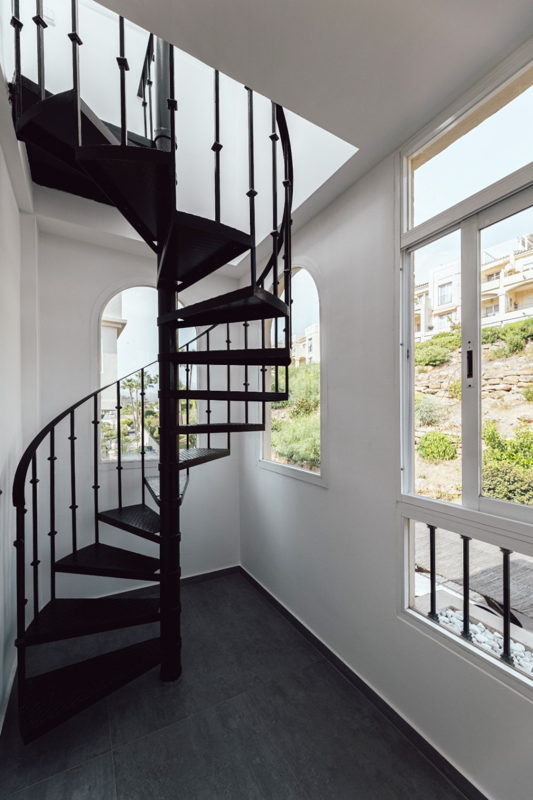 Lujoso Ático en Marbella, La Quinta: 3 habitaciones, 2 baños, alquiler a largo plazo