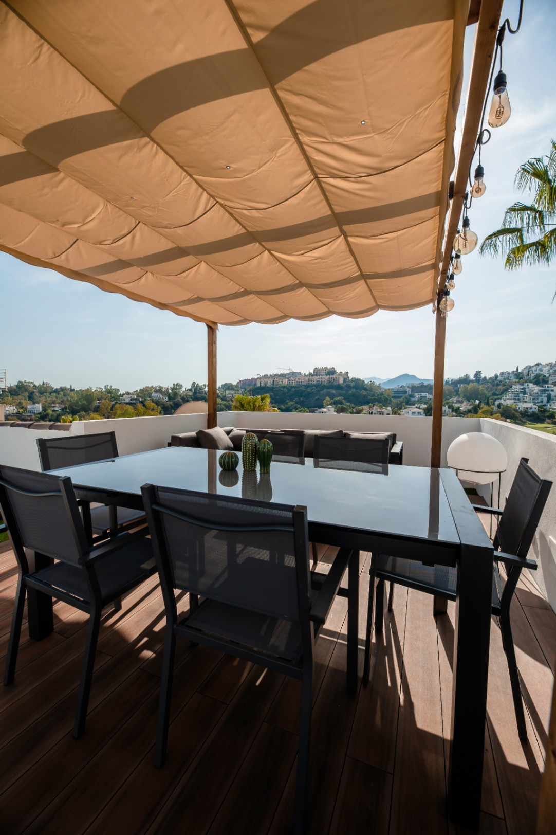 Lujoso Ático en Marbella, La Quinta: 3 habitaciones, 2 baños, alquiler a largo plazo