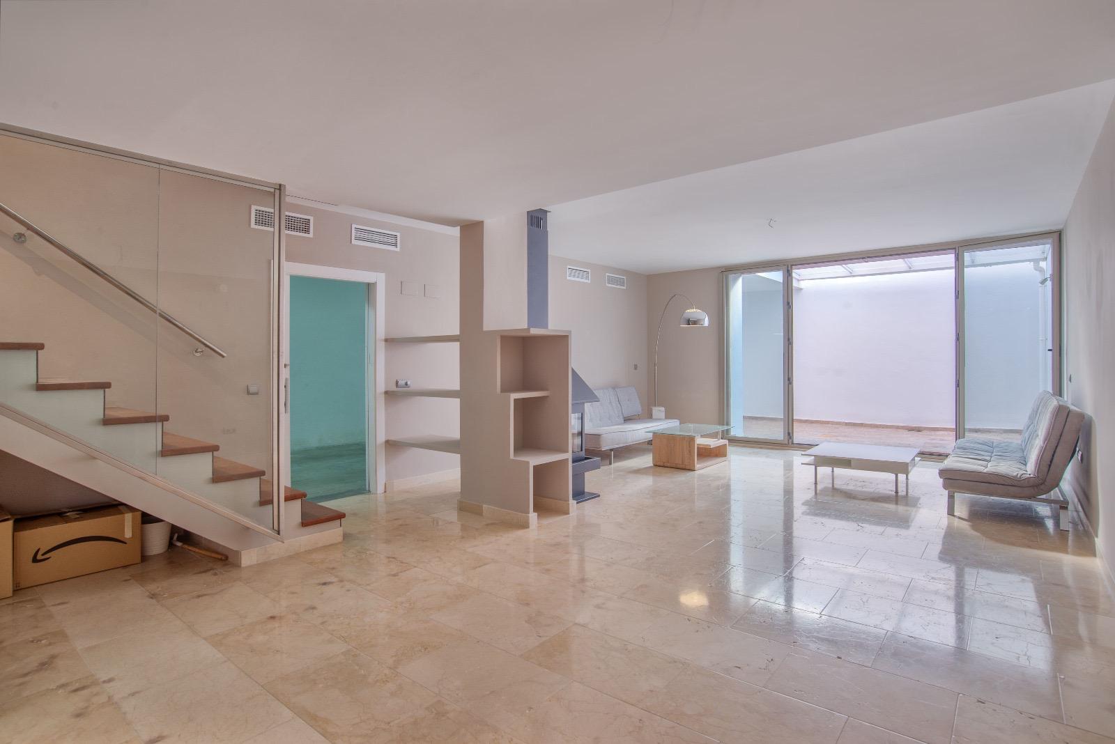 Casa adosada en venta con 3 habitaciones y piscina comunitaria