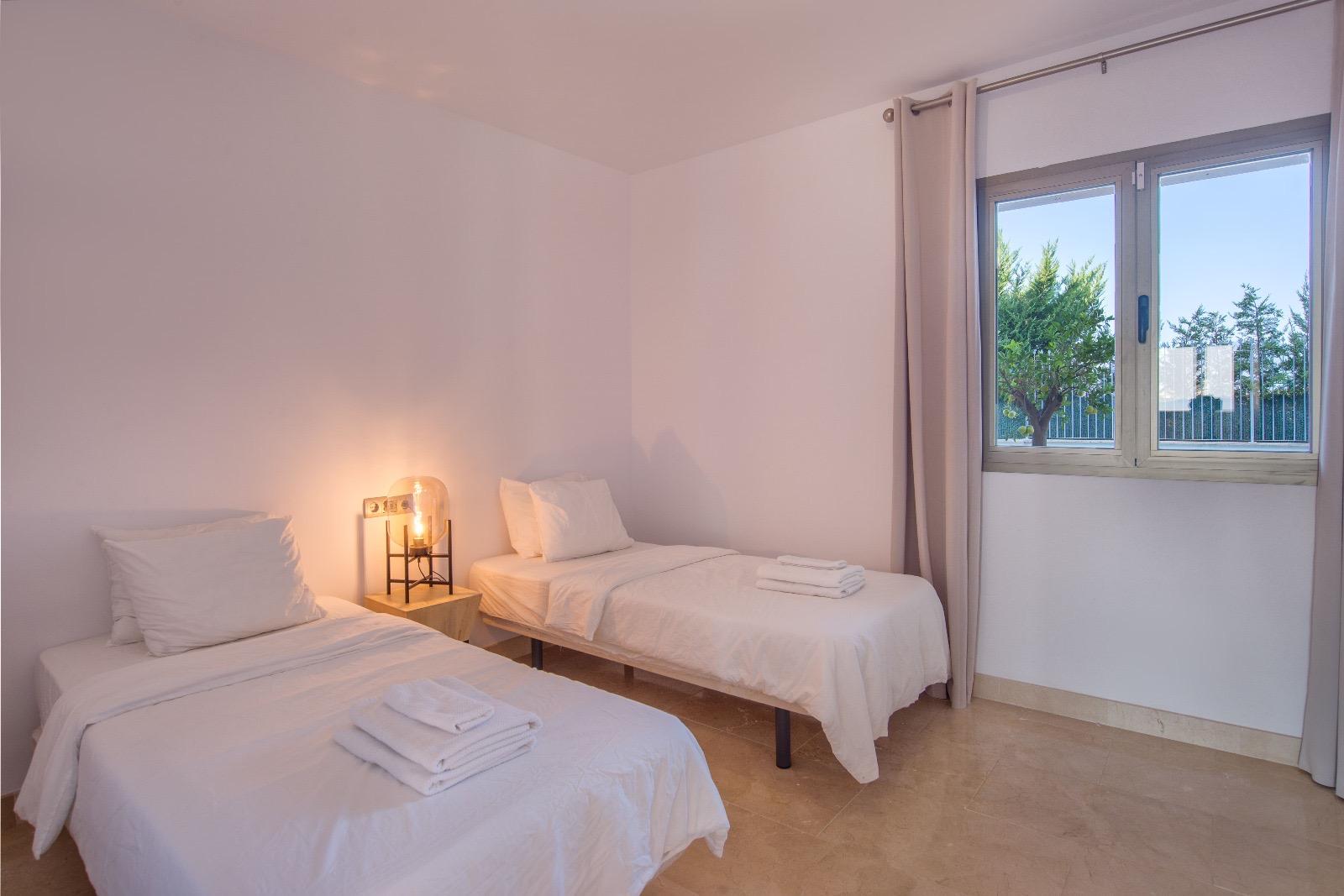 Casa adosada en venta con 3 habitaciones y piscina comunitaria