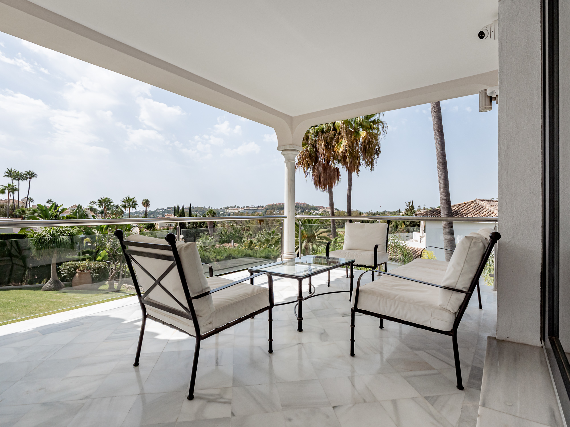 HERMOSA Y ESPACIOSA VILLA CON VISTAS AL CAMPO DE GOLF