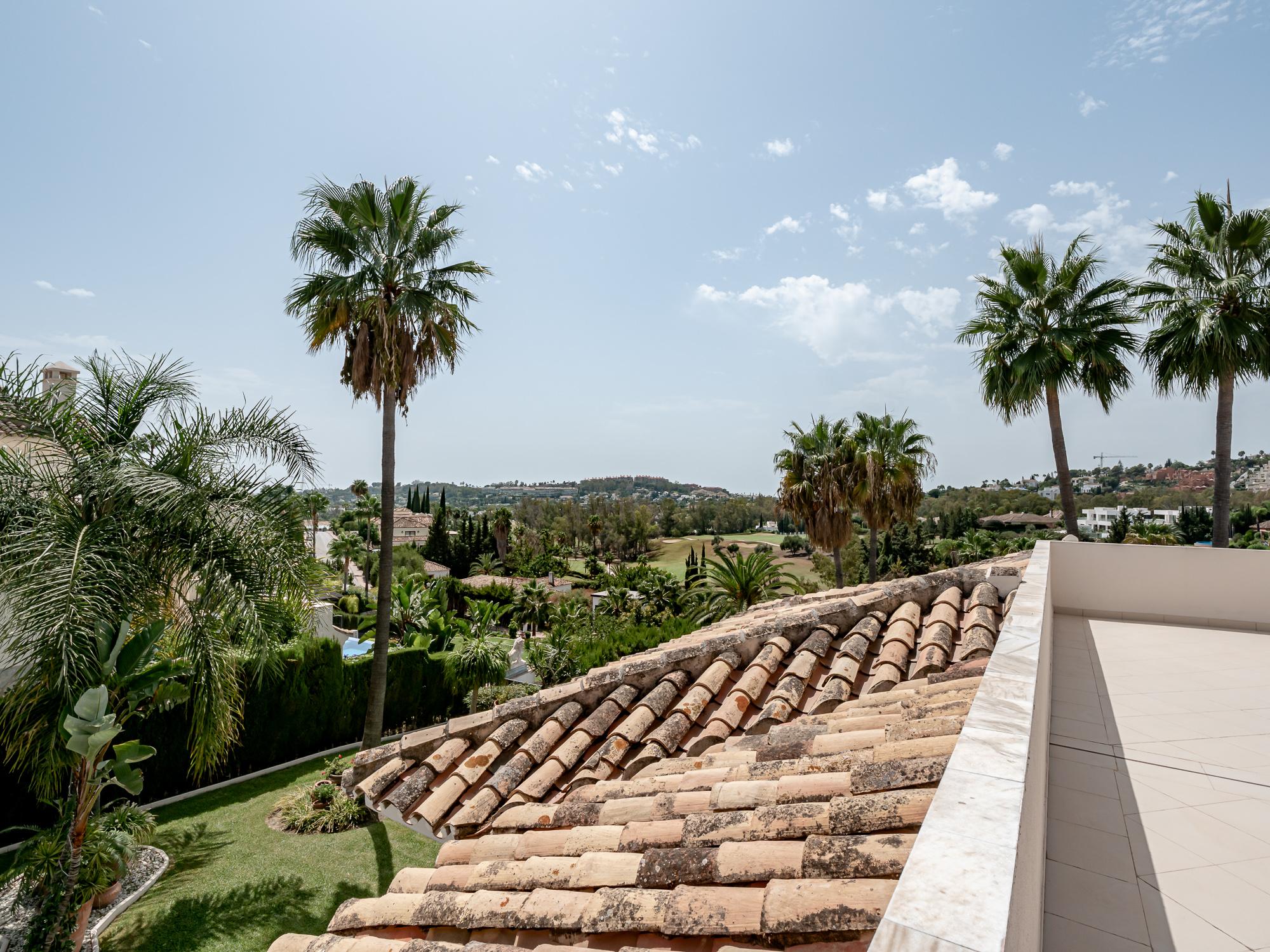 HERMOSA Y ESPACIOSA VILLA CON VISTAS AL CAMPO DE GOLF