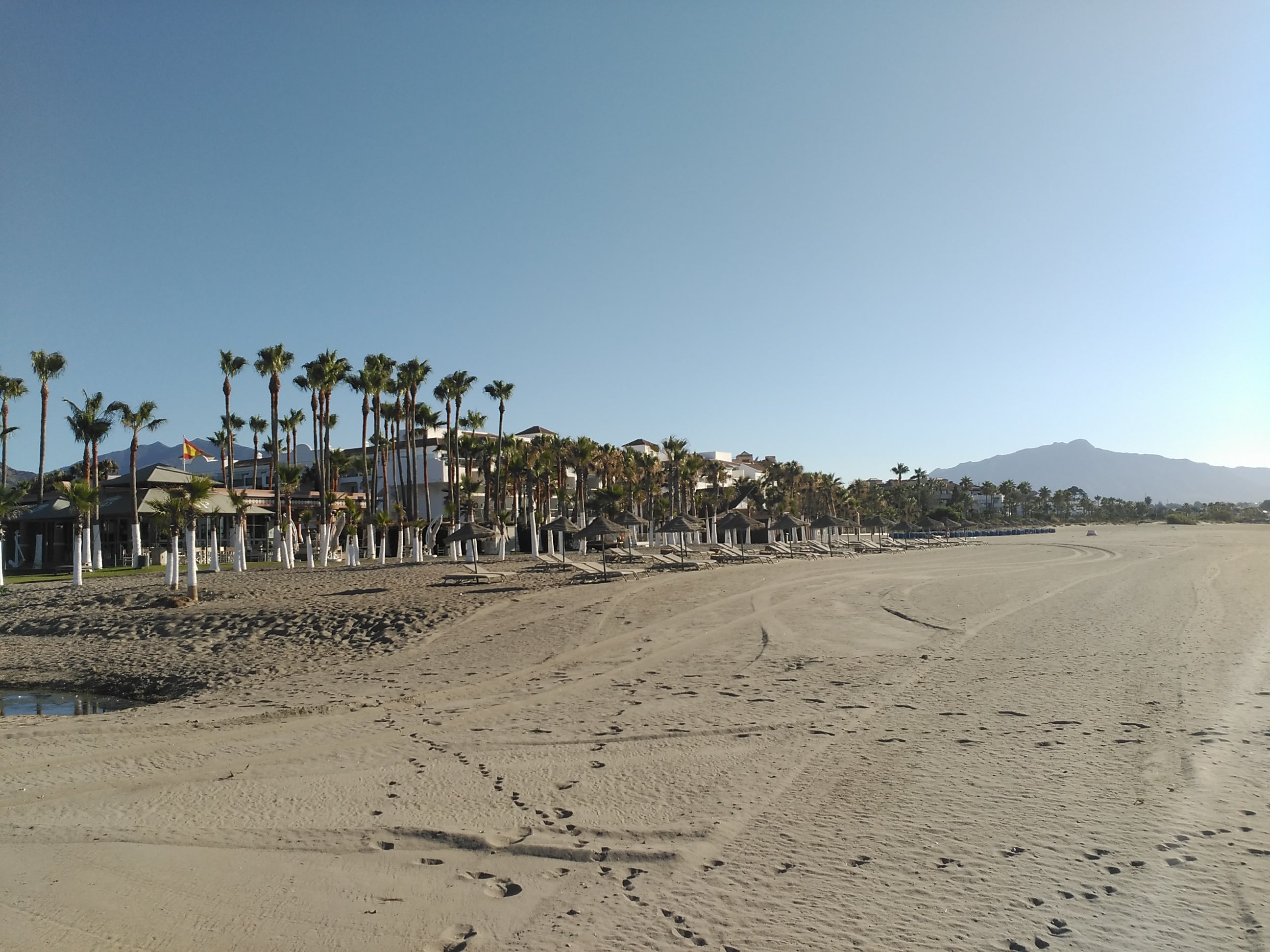Apartamento nuevo muy soleado y con vistas al mar en Cancelada