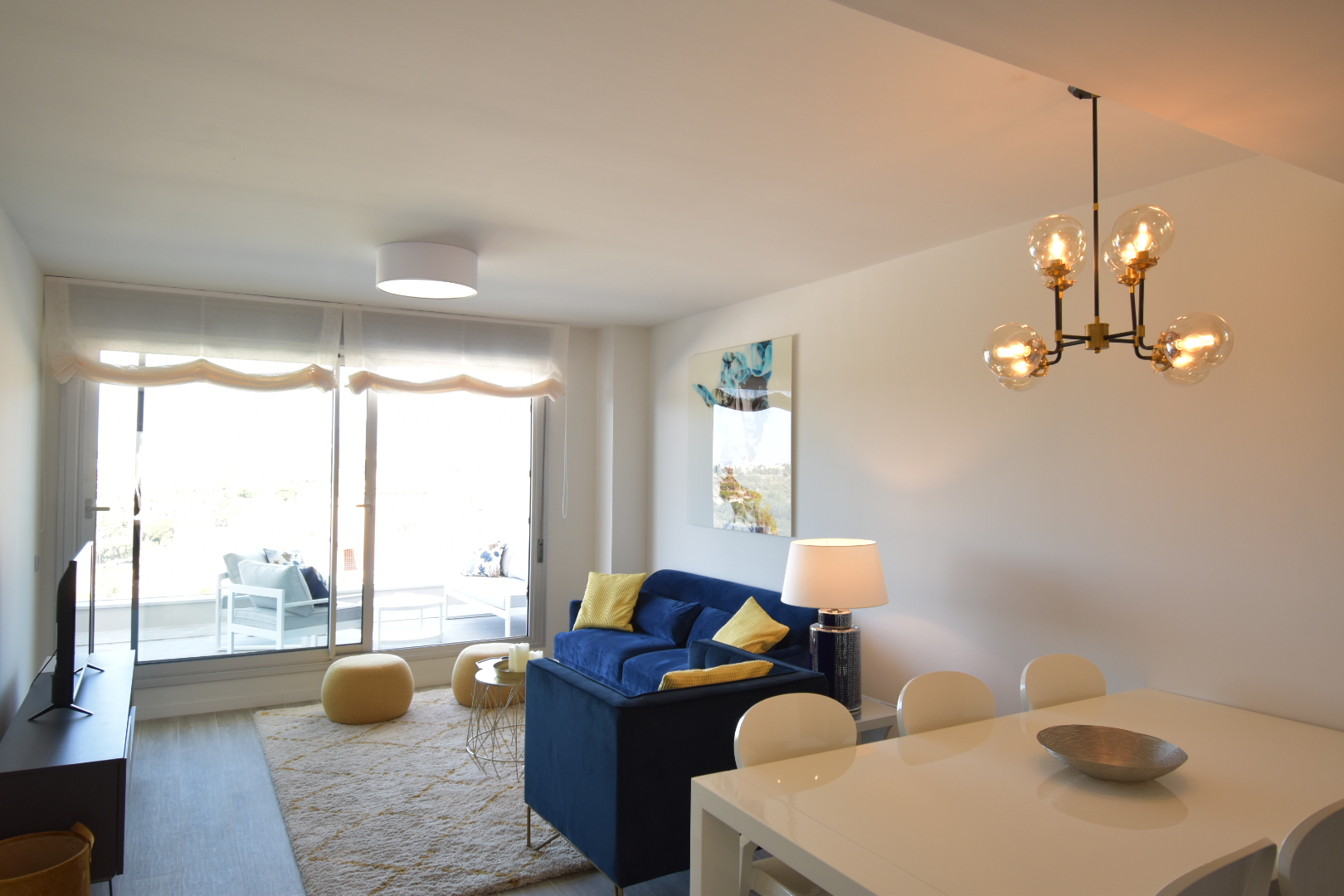 Apartamento nuevo muy soleado y con vistas al mar en Cancelada