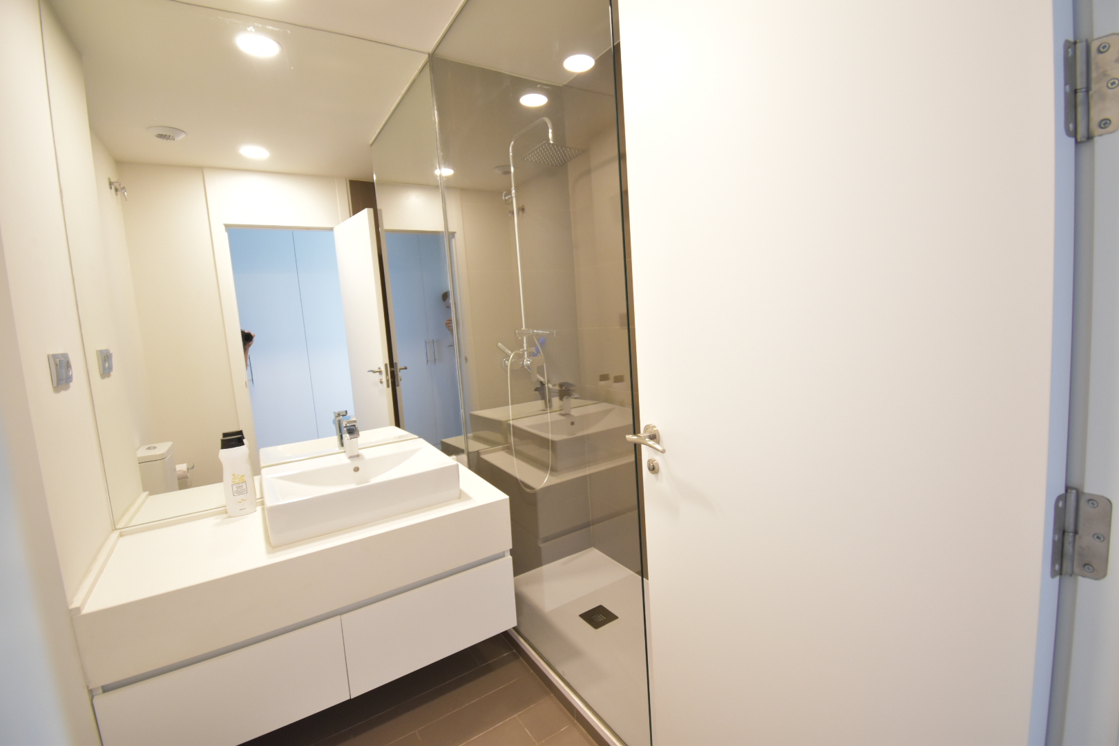 Apartamento nuevo muy soleado y con vistas al mar en Cancelada