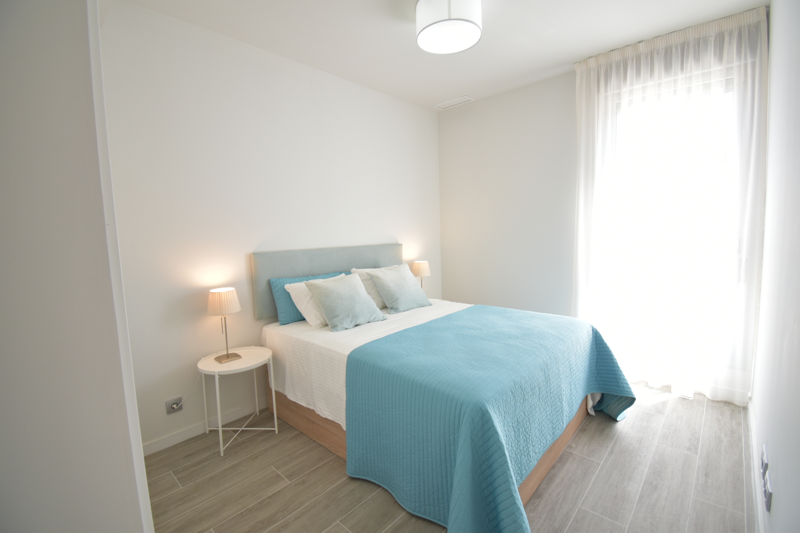 Apartamento nuevo muy soleado y con vistas al mar en Cancelada