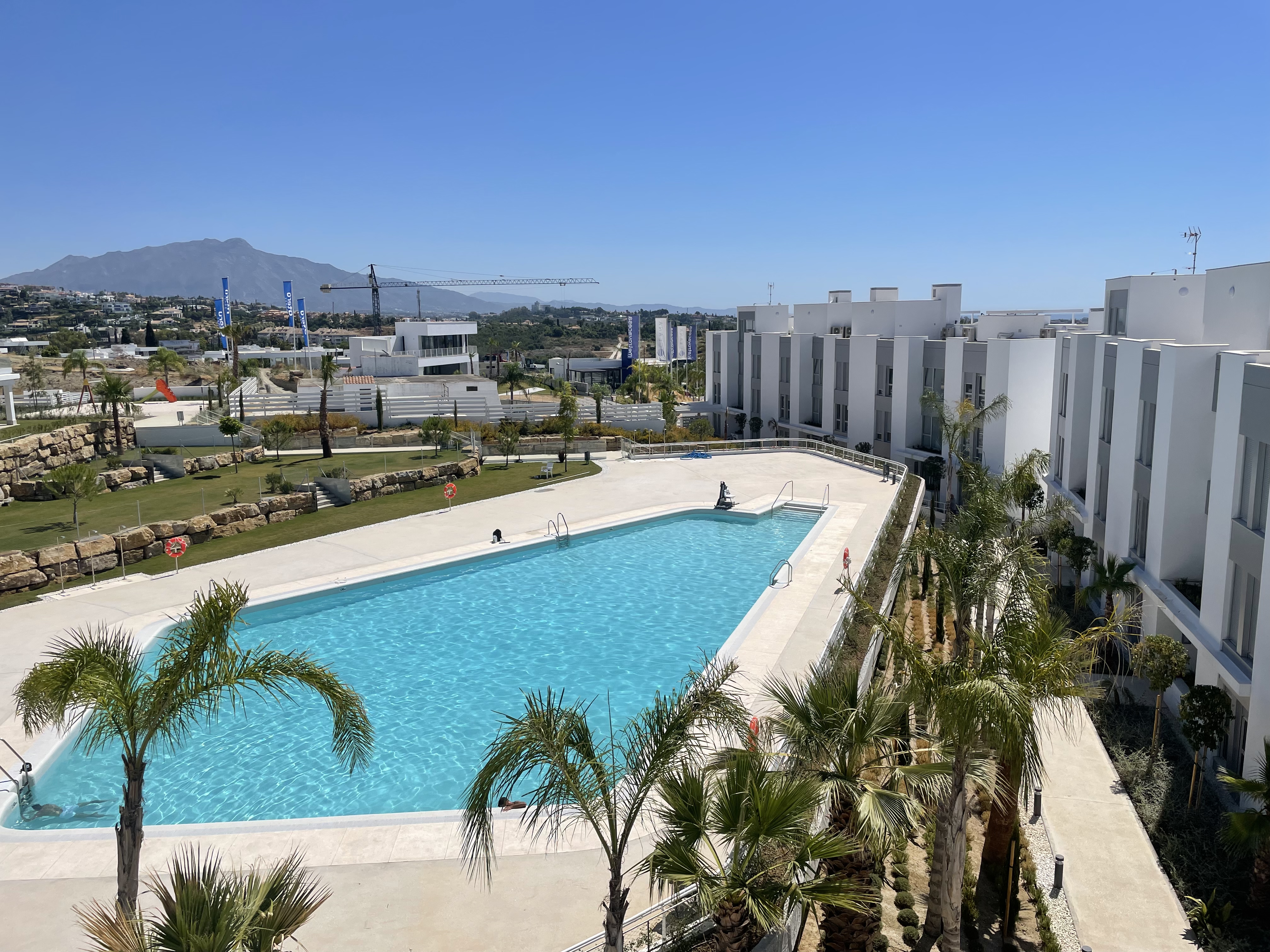 Apartamento nuevo muy soleado y con vistas al mar en Cancelada