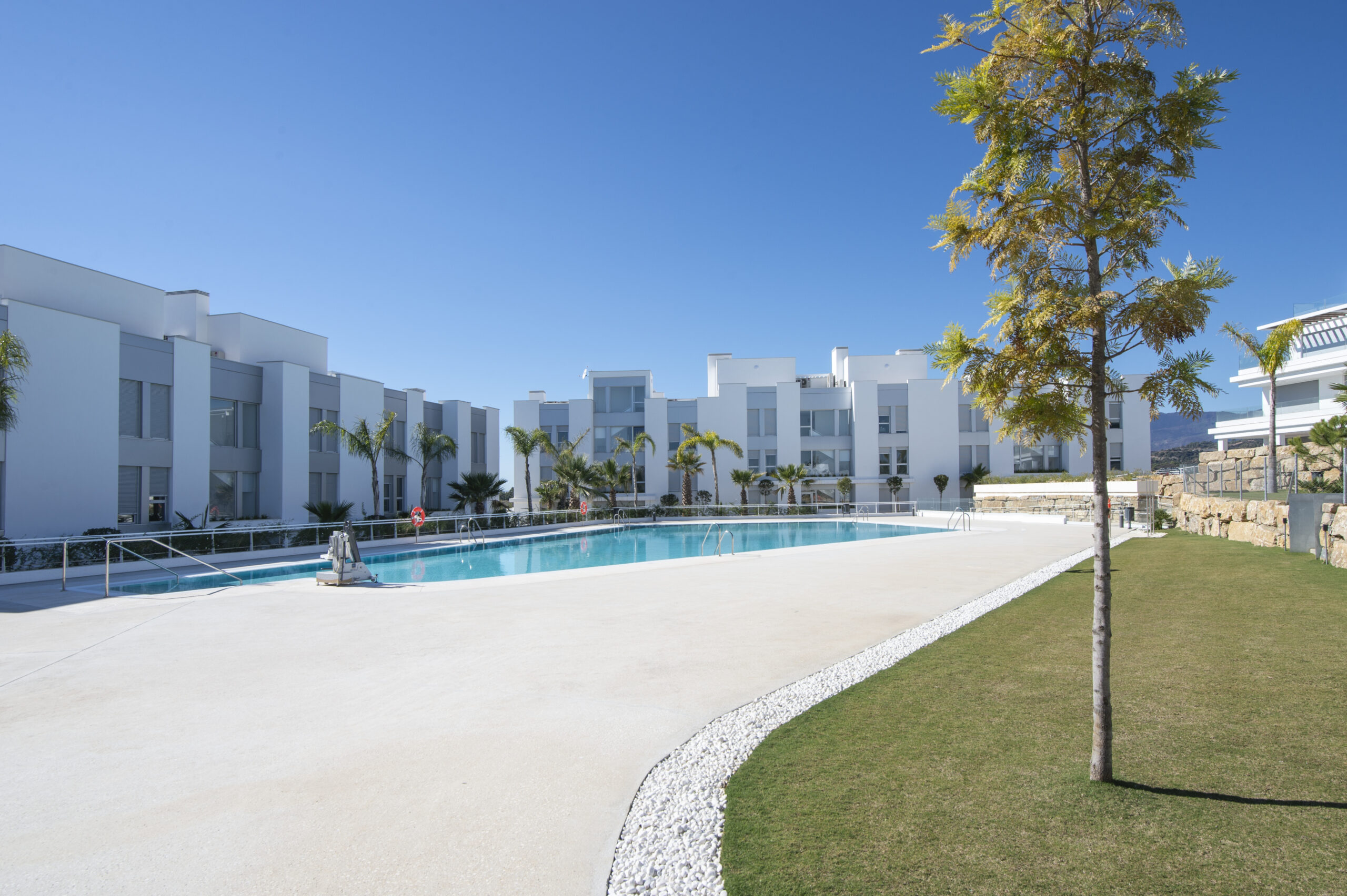 Apartamento nuevo muy soleado y con vistas al mar en Cancelada