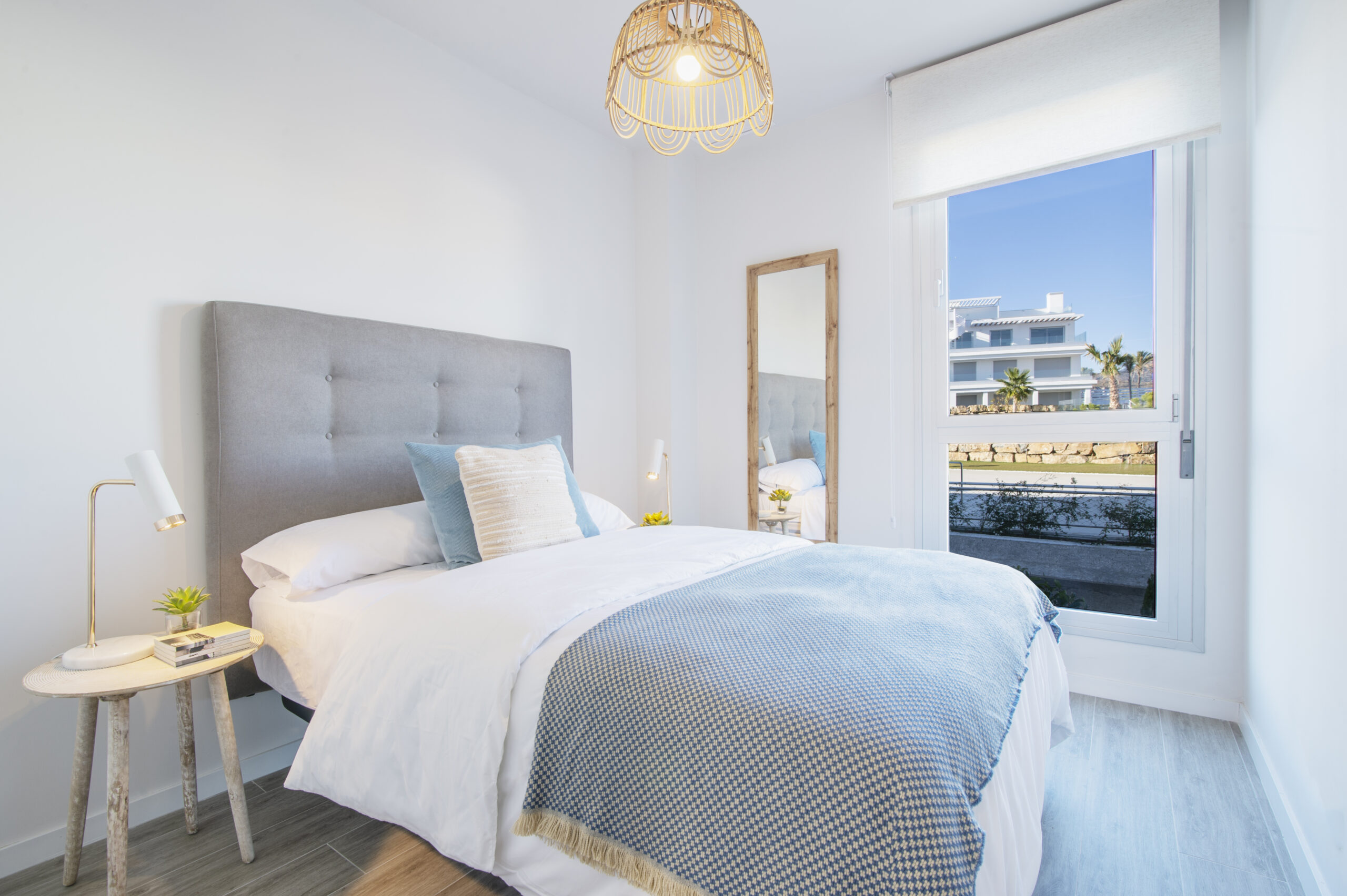 Apartamento nuevo muy soleado y con vistas al mar en Cancelada