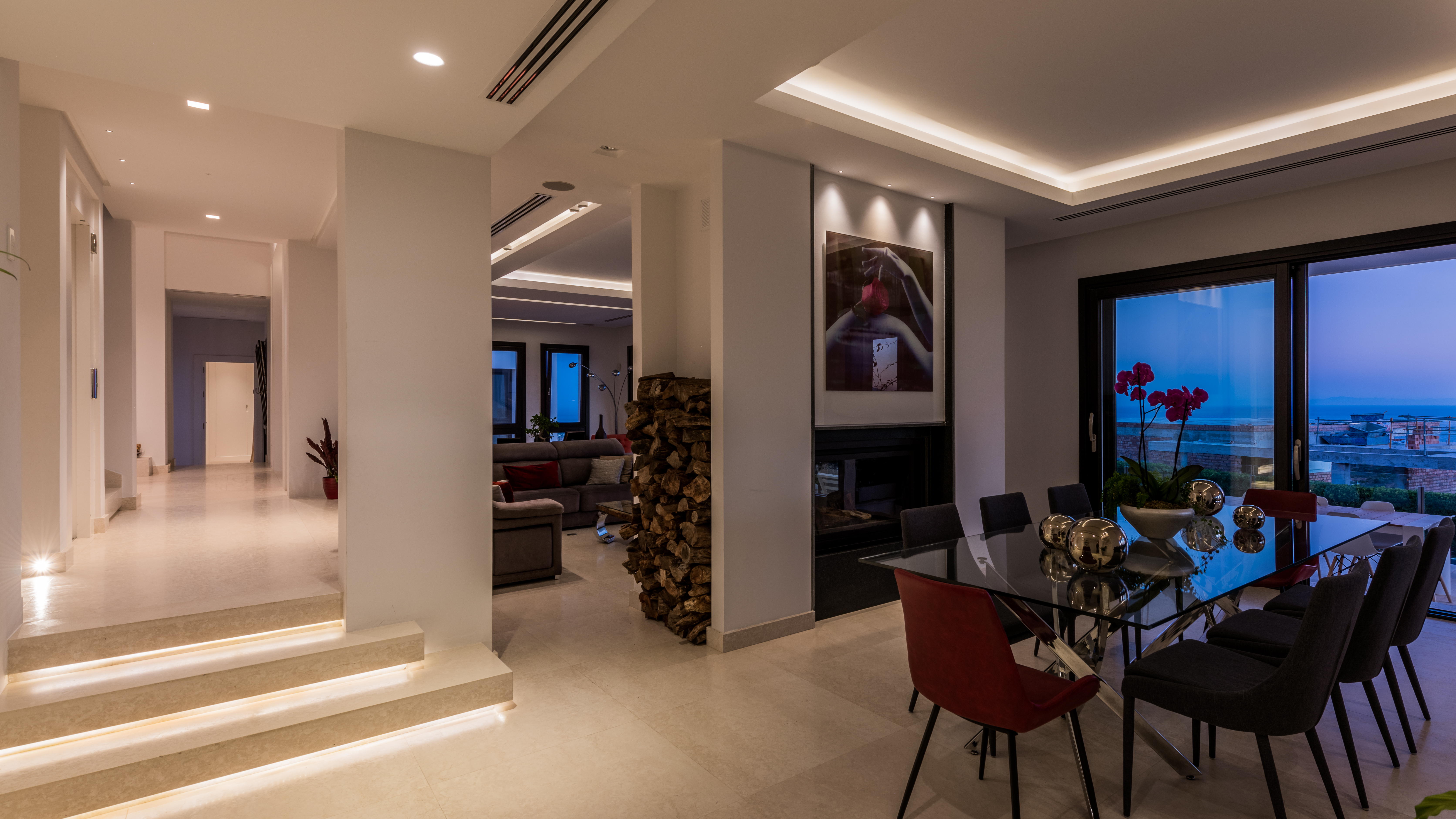 Moderna villa con vistas panorámicas al mar en los alto de los Monteros