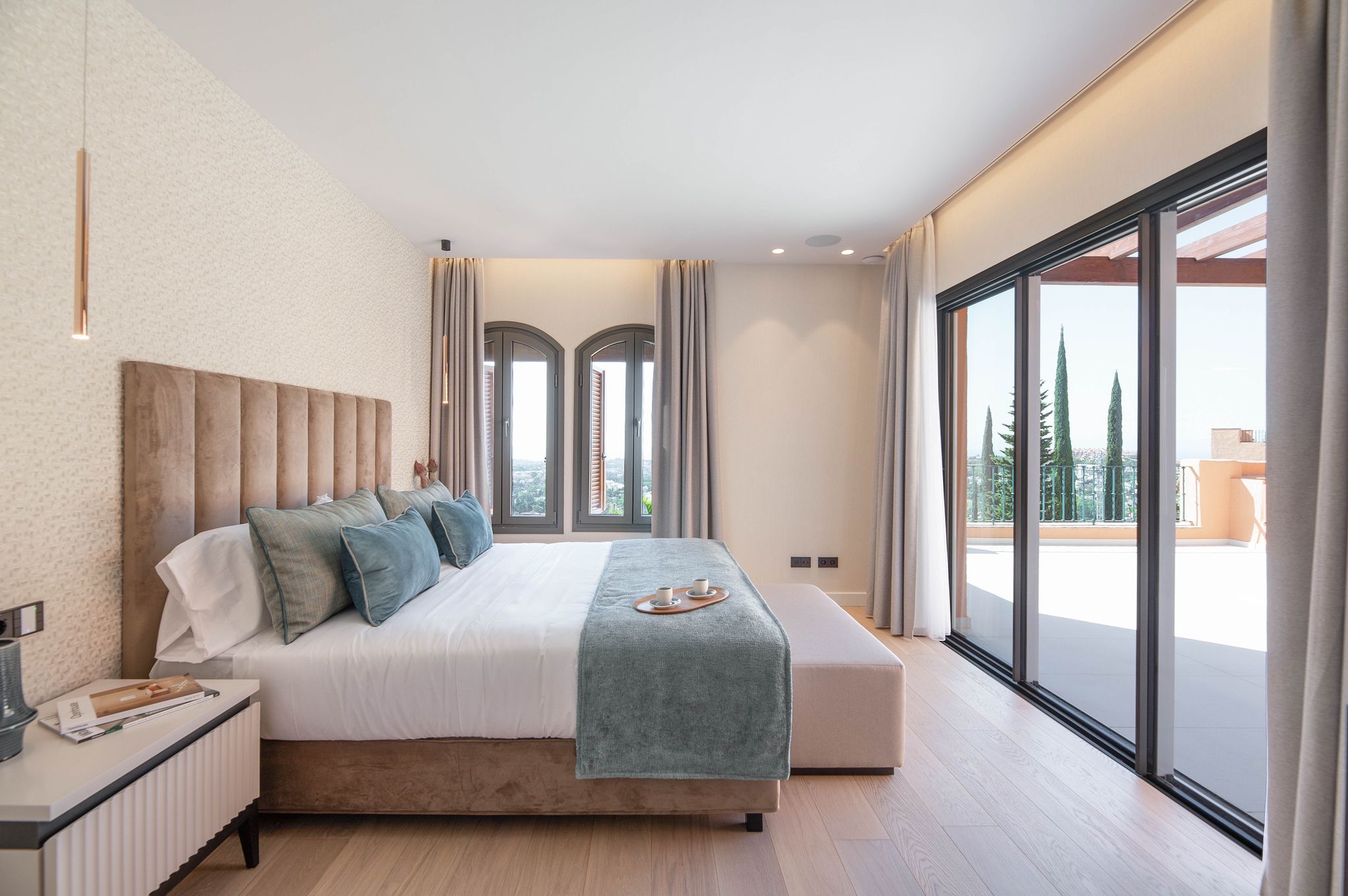 Alucinante y único ático dúplex en Nueva Andalucía