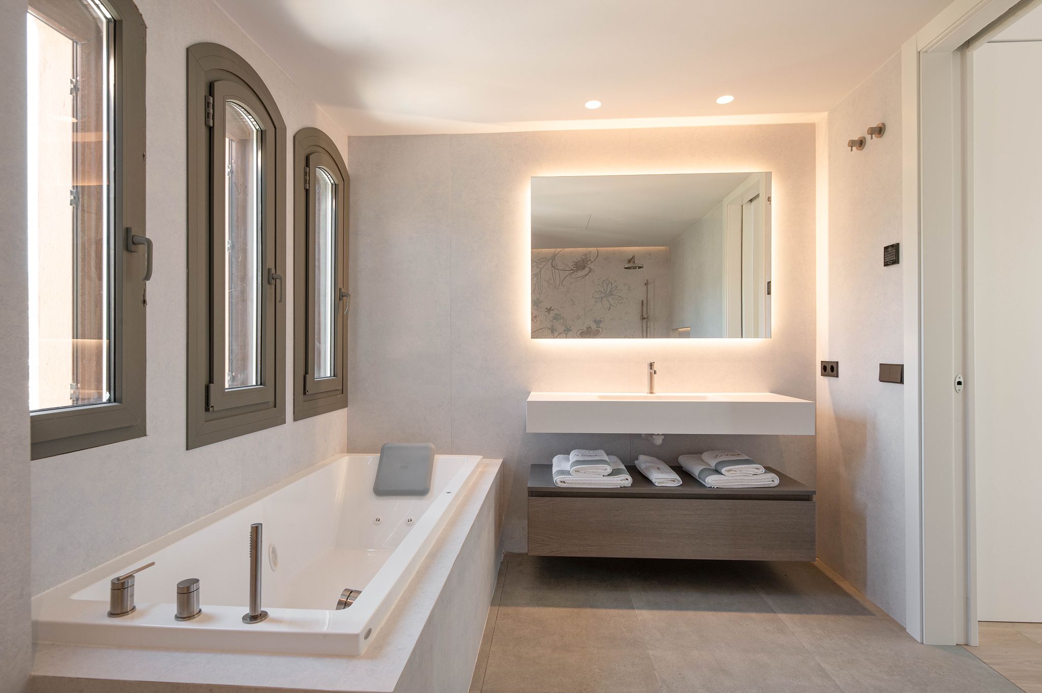 Alucinante y único ático dúplex en Nueva Andalucía