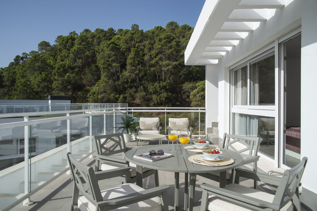 Hermoso desarrollo en rodeado de naturaleza en benahavis