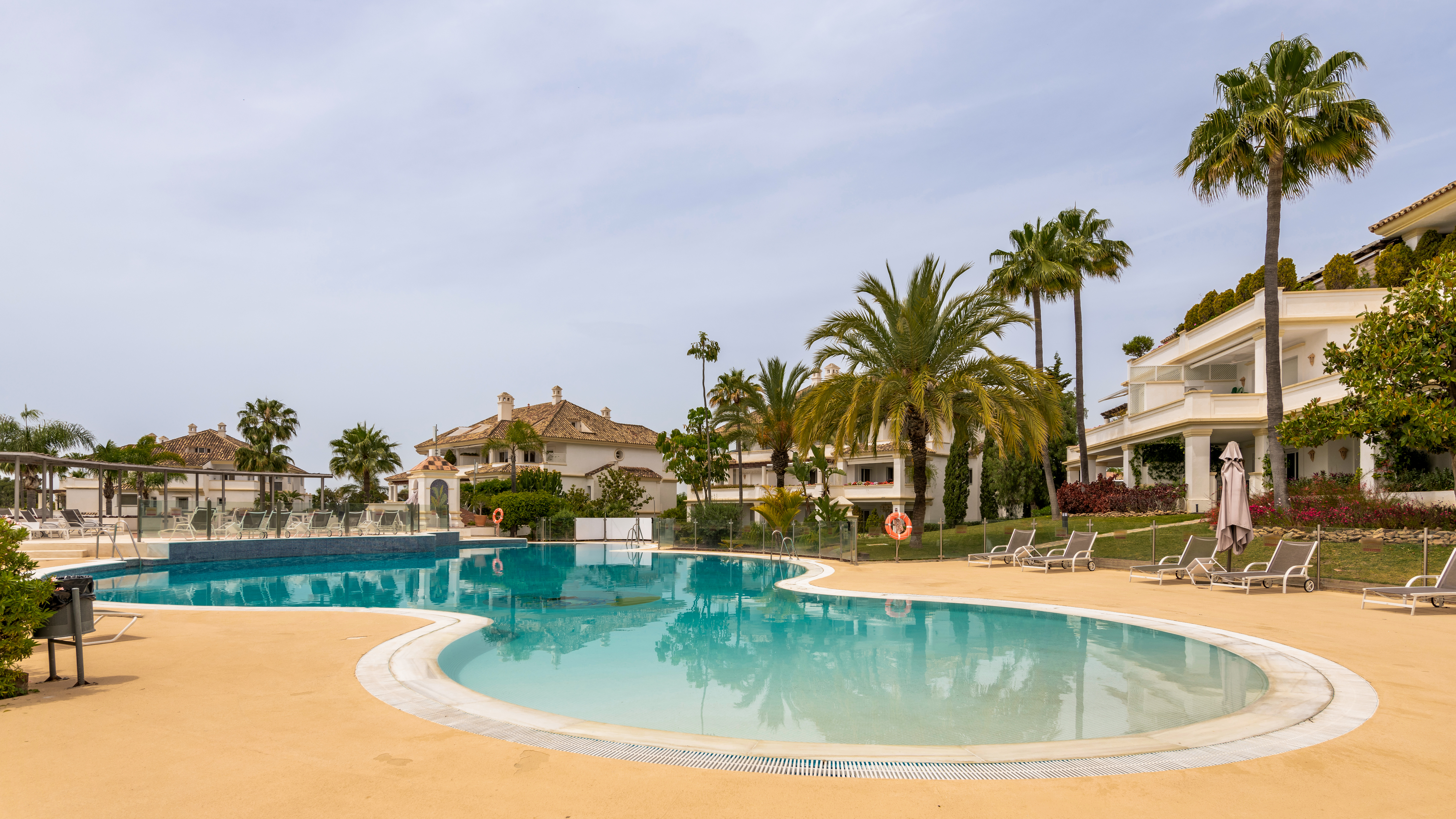 Apartamento de 3 dormitorios completamente renovado de primeras calidades en Monte Paraiso