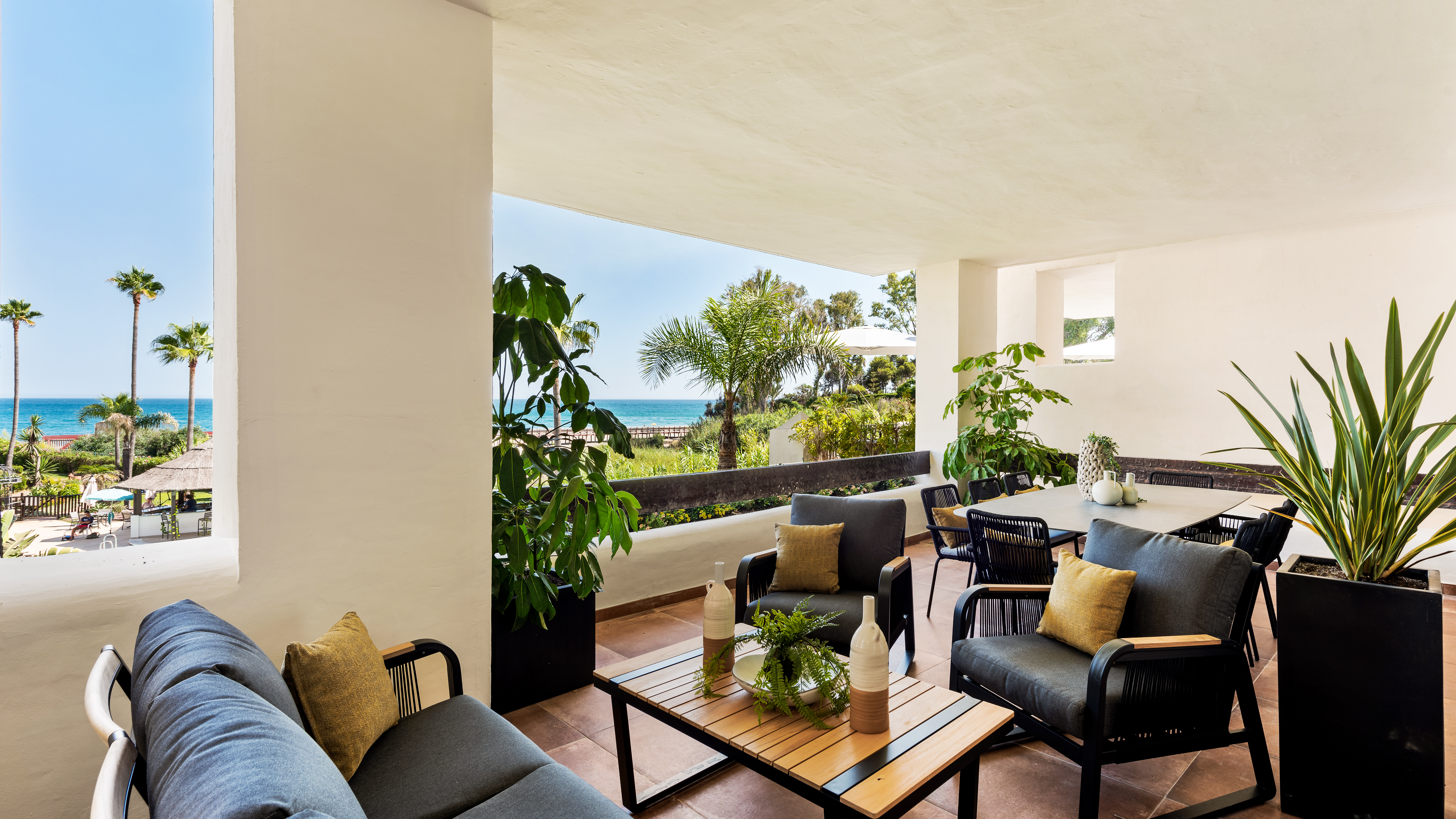 Precioso apartamento bajo con vistas al mar