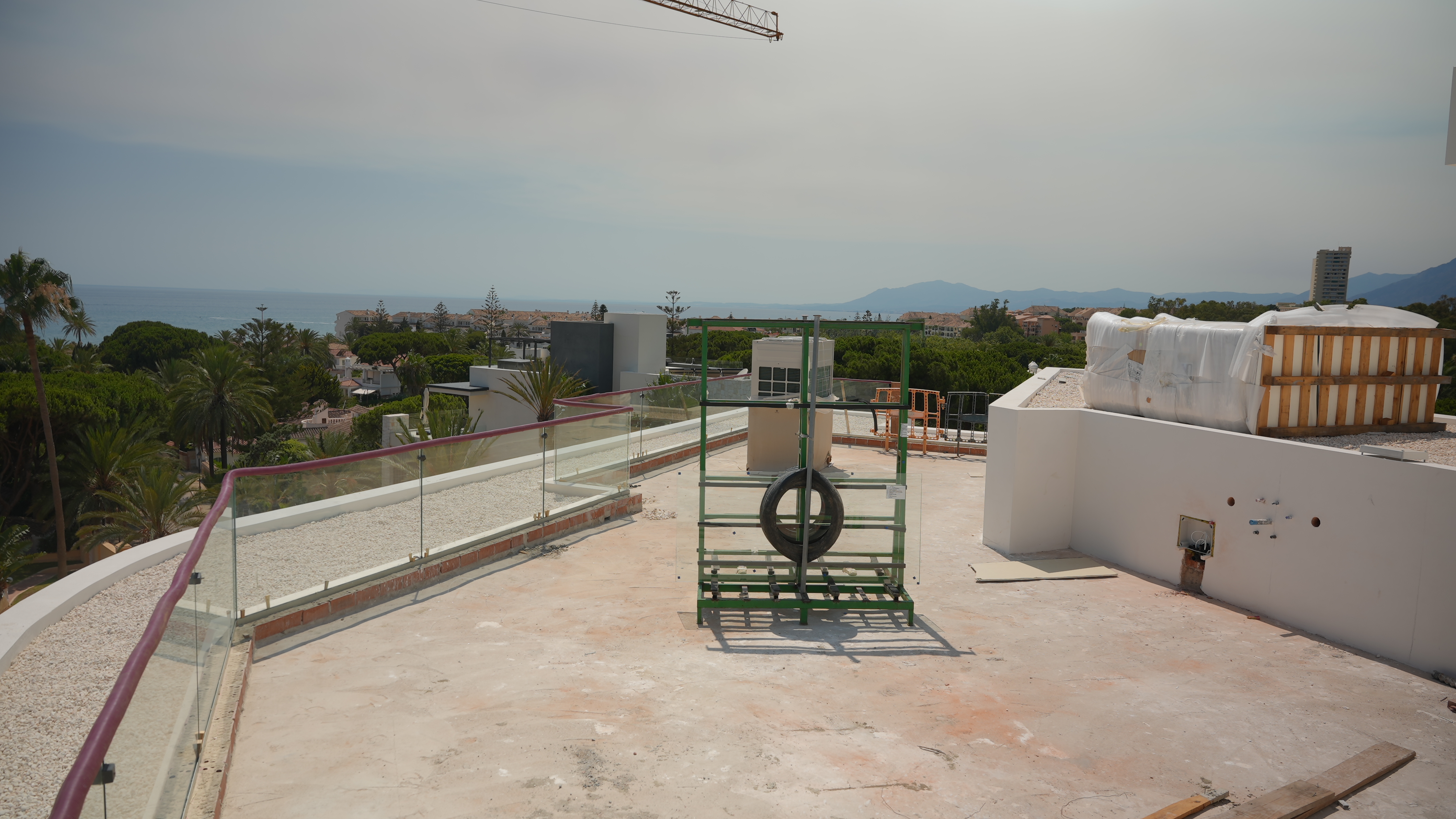 Neu gebaute Strandvilla, schlüsselfertig, in Marbella Ost