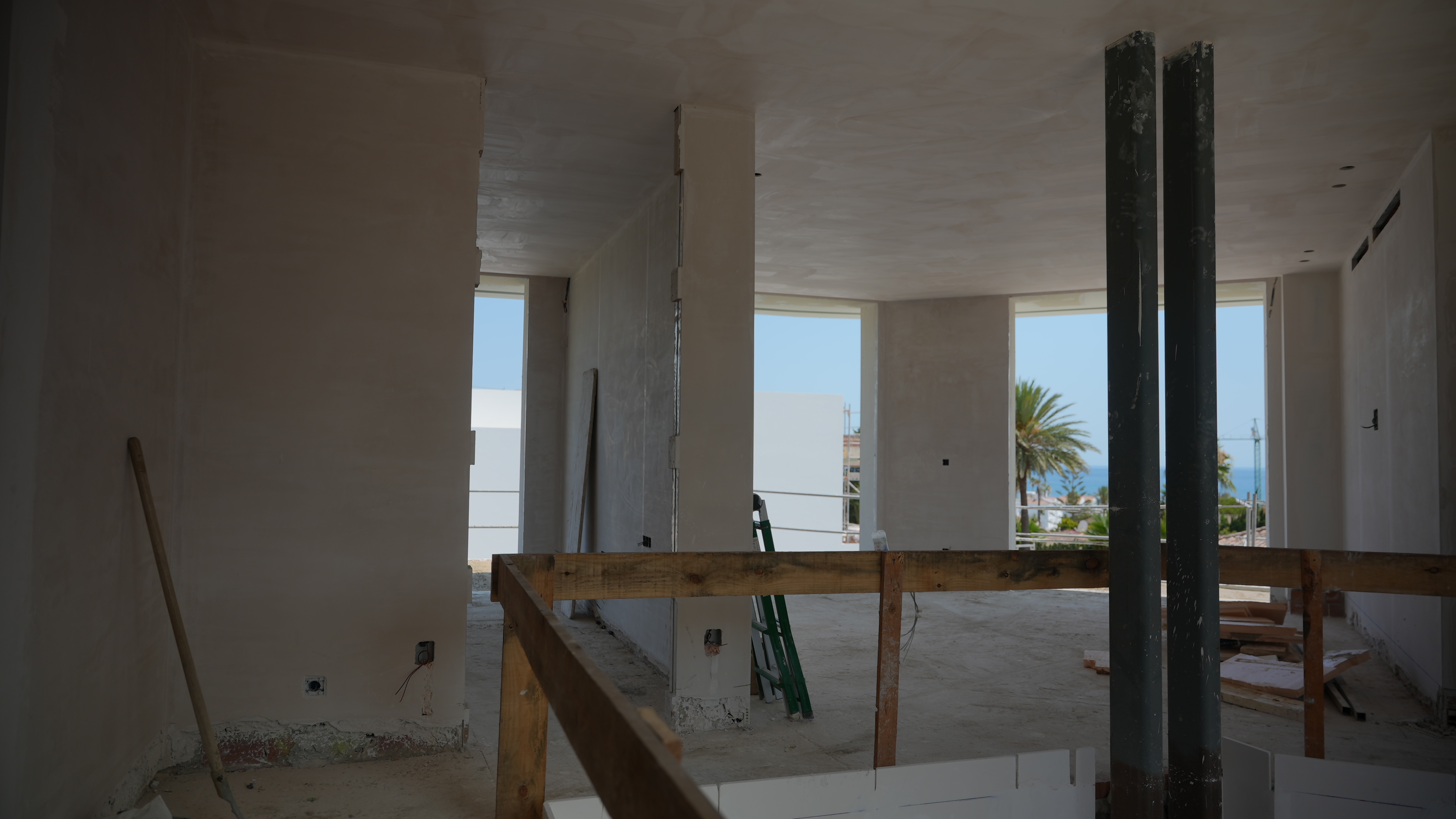 Neu gebaute Strandvilla, schlüsselfertig, in Marbella Ost