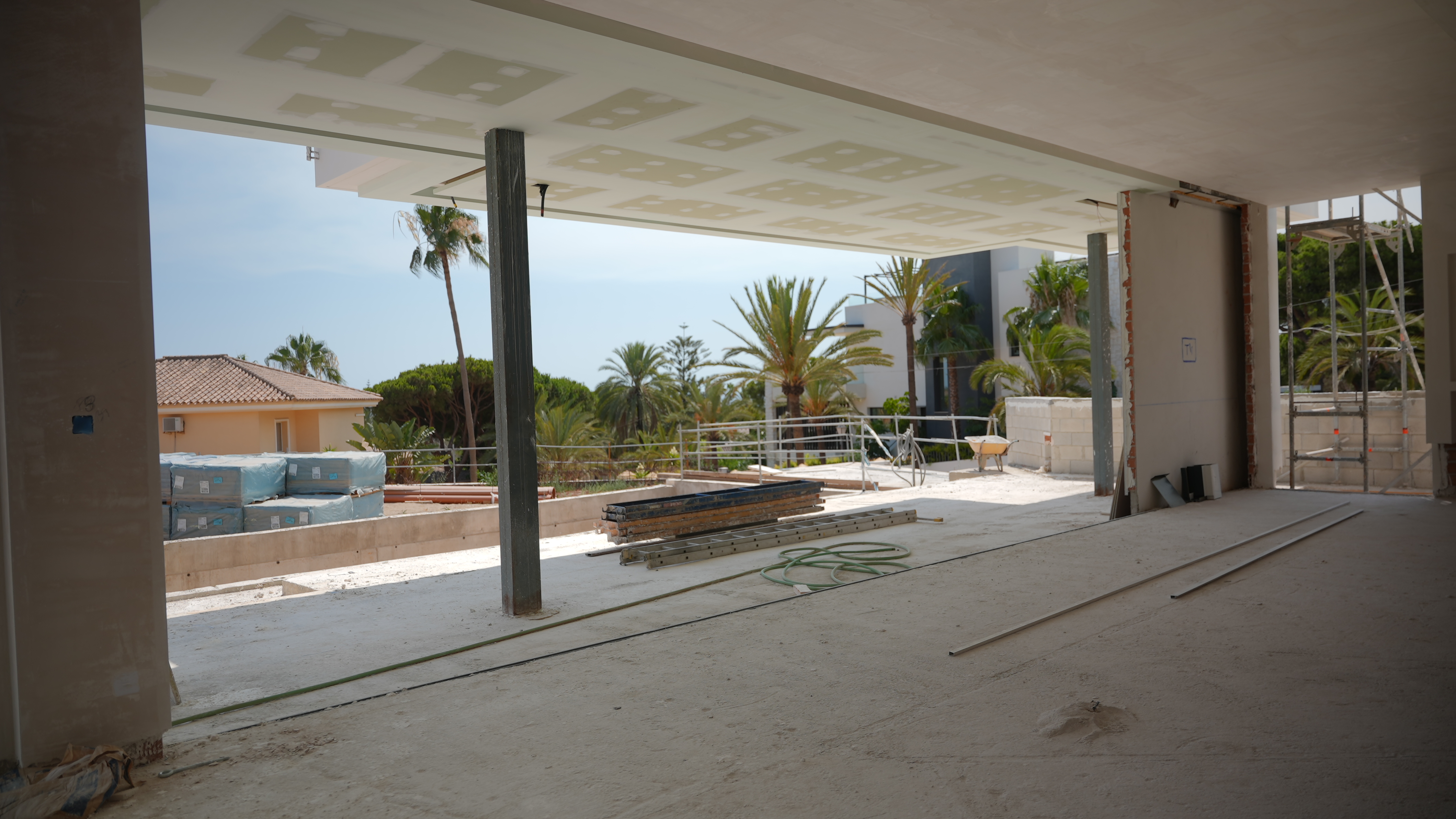 Neu gebaute Strandvilla, schlüsselfertig, in Marbella Ost