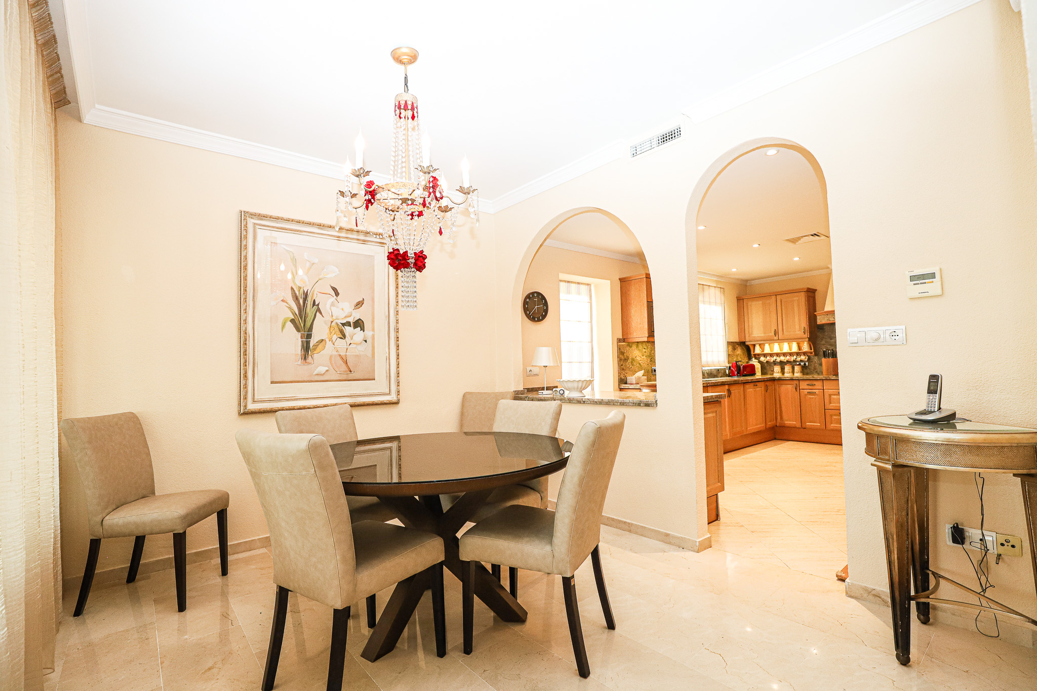 Villa neo-clasica en nueva Atalaya de Benahavis