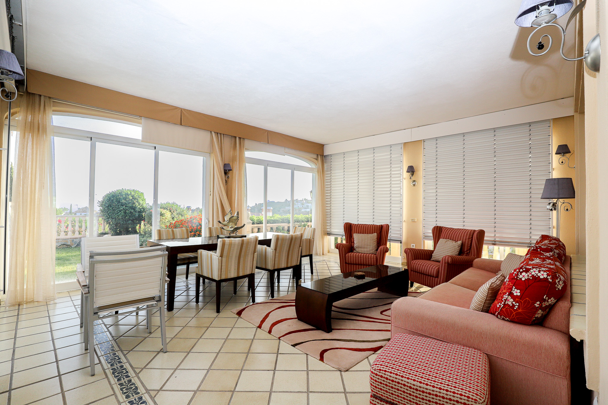 Villa neo-clasica en nueva Atalaya de Benahavis