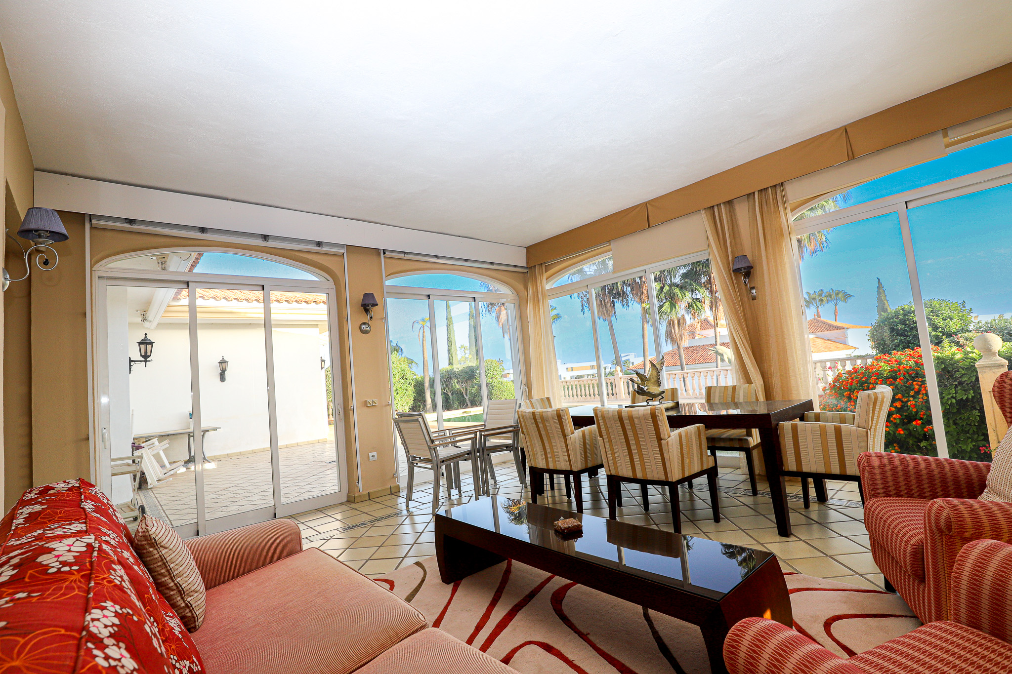 Villa neo-clasica en nueva Atalaya de Benahavis