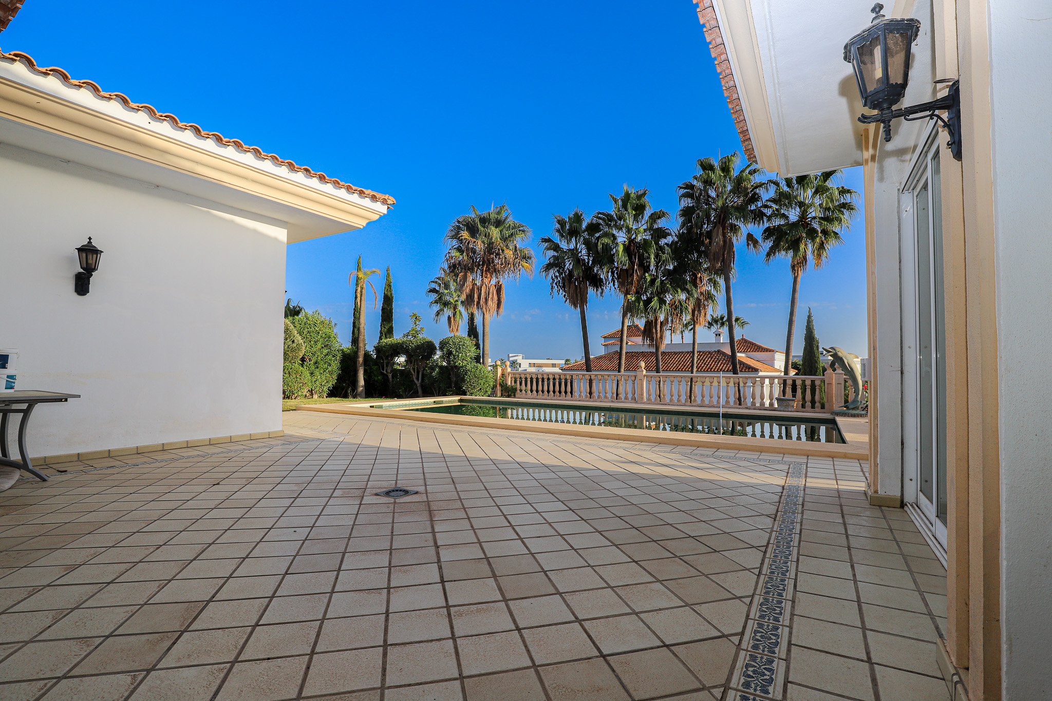 Villa neo-clasica en nueva Atalaya de Benahavis