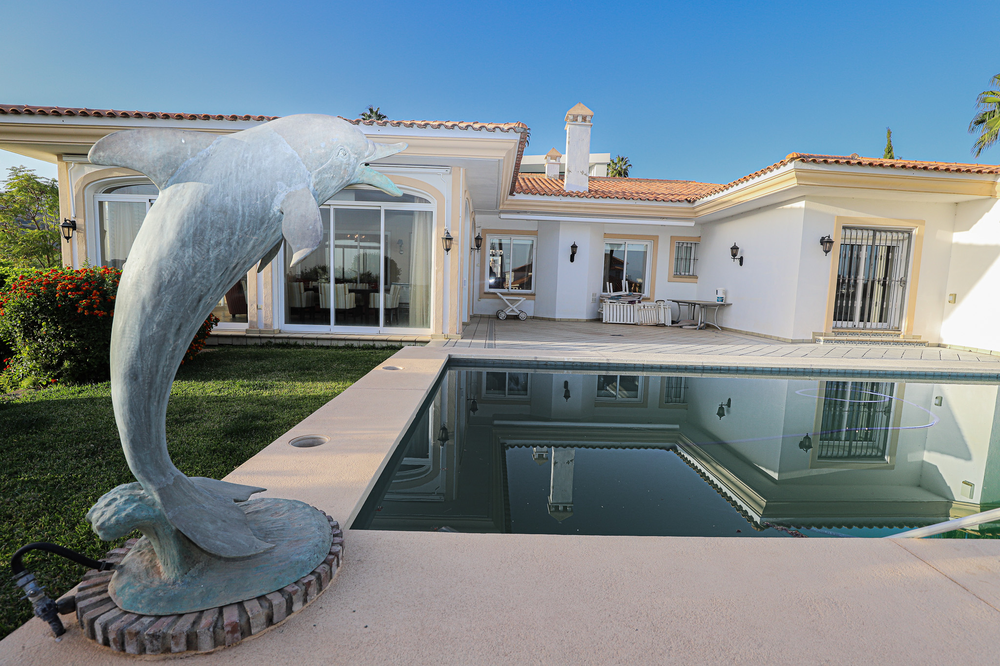 Villa neo-clasica en nueva Atalaya de Benahavis