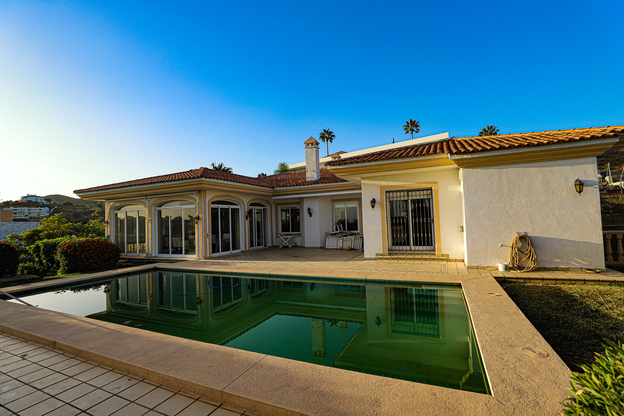 Villa neo-clasica en nueva Atalaya de Benahavis