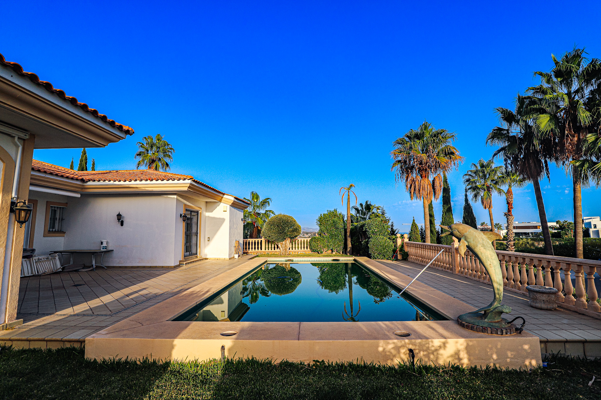 Villa neo-clasica en nueva Atalaya de Benahavis