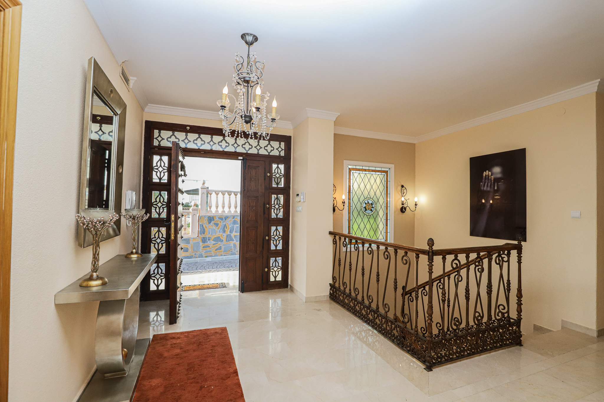 Villa neo-clasica en nueva Atalaya de Benahavis