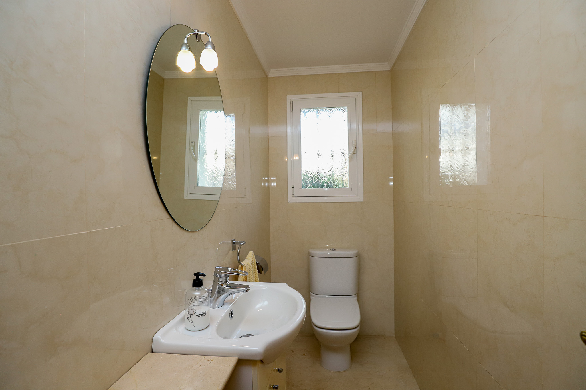 Villa neo-clasica en nueva Atalaya de Benahavis