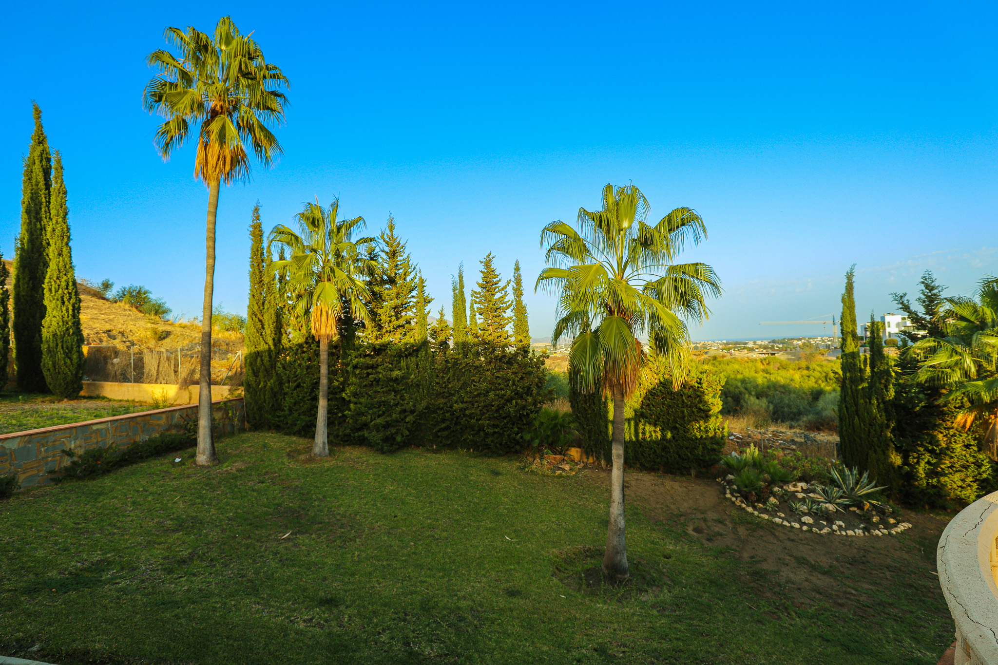 Villa neo-clasica en nueva Atalaya de Benahavis