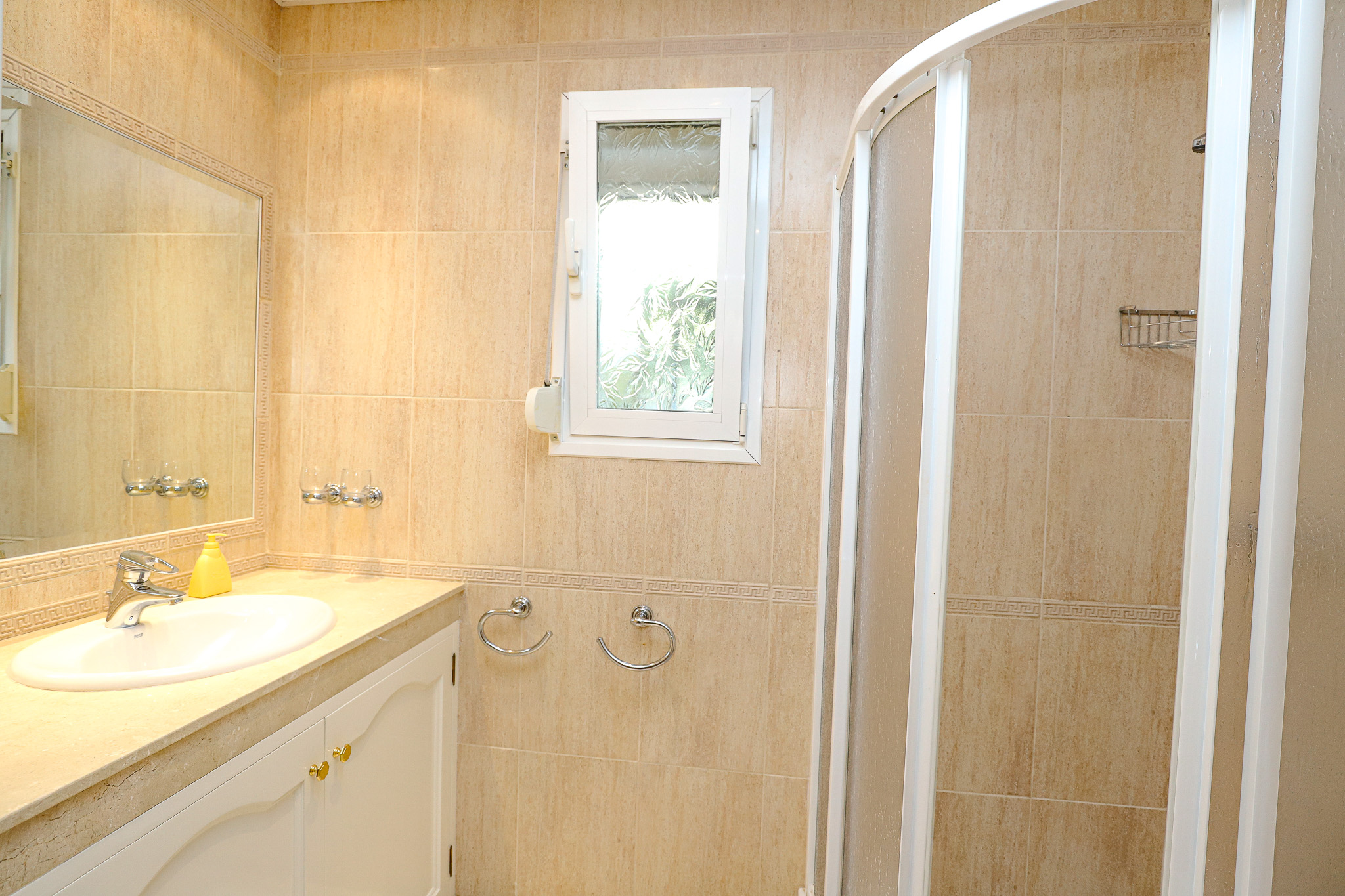 Villa neo-clasica en nueva Atalaya de Benahavis