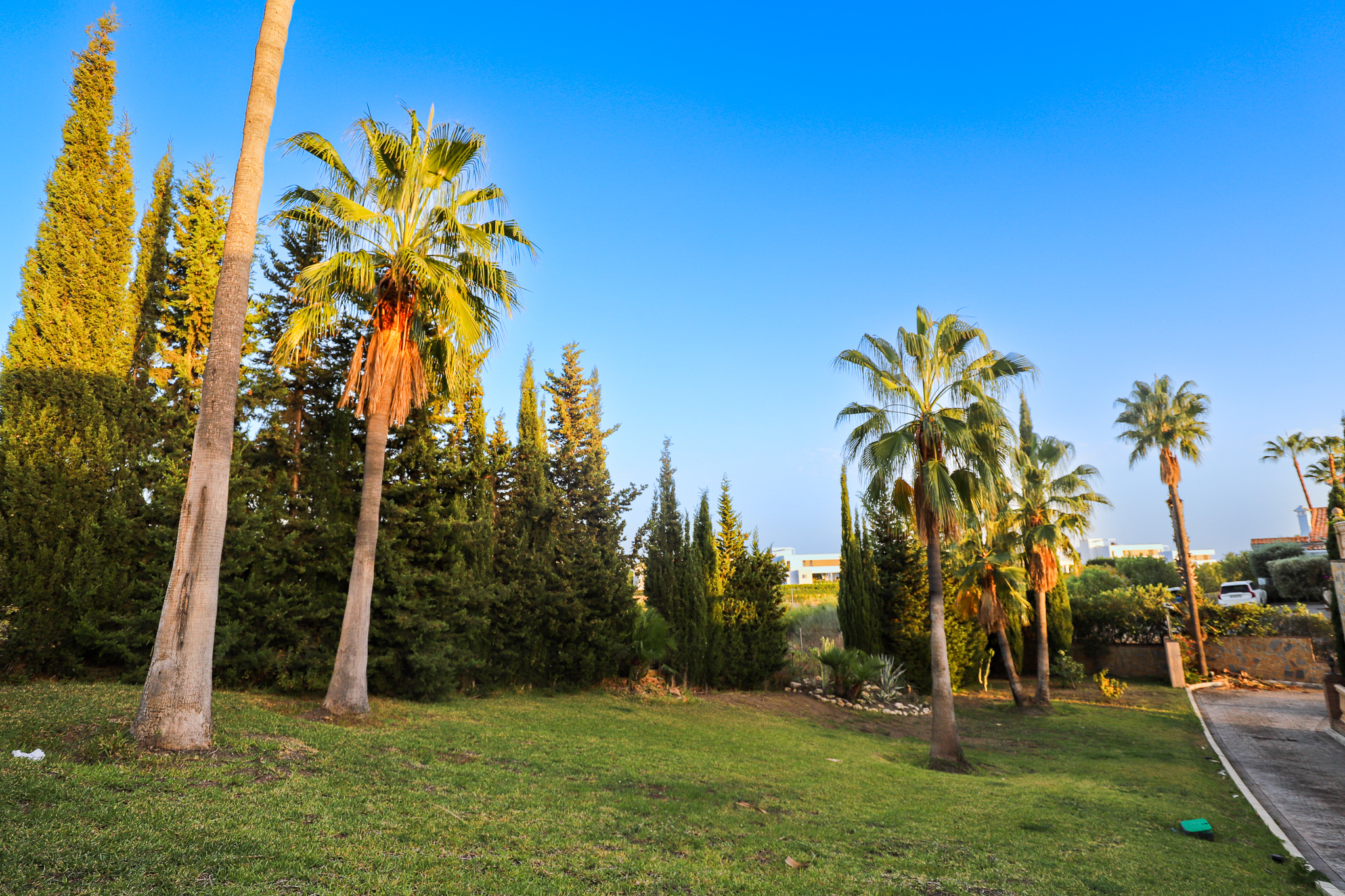 Villa neo-clasica en nueva Atalaya de Benahavis