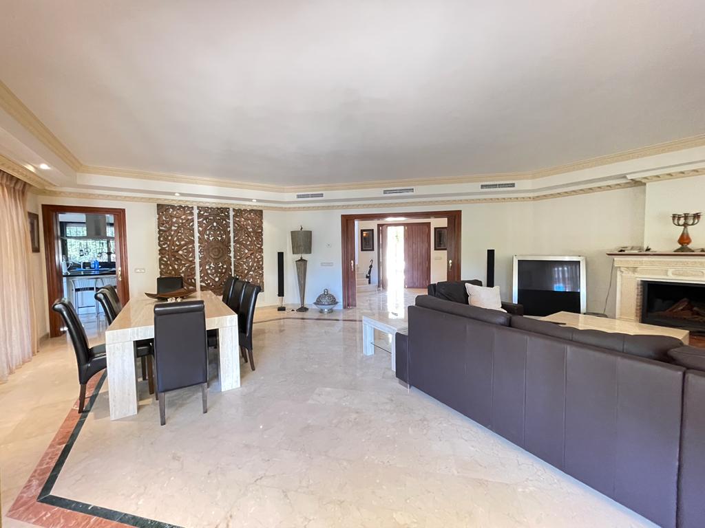 Gran villa en la Alqueria con privacidad y vustas al lago del golf