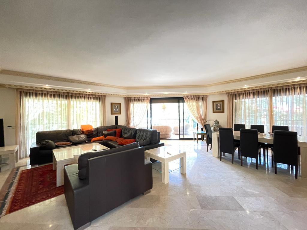 Gran villa en la Alqueria con privacidad y vustas al lago del golf