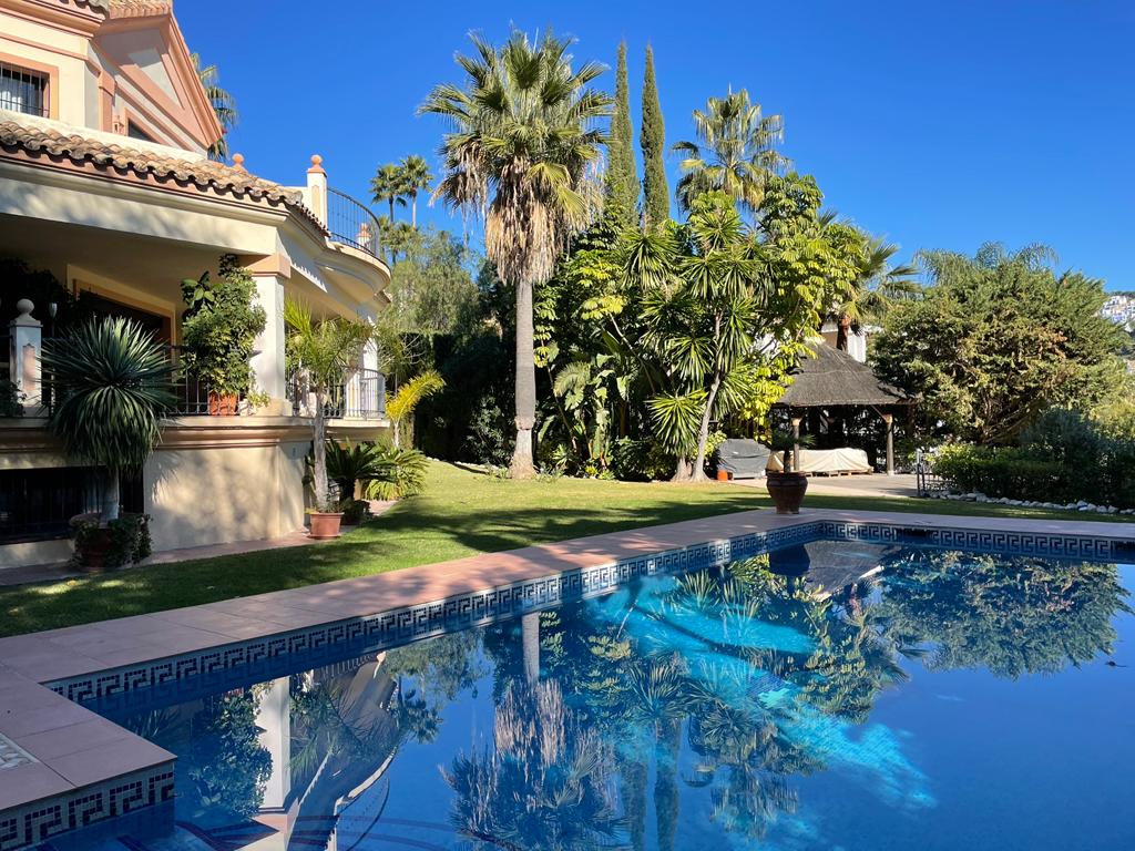 Gran villa en la Alqueria con privacidad y vustas al lago del golf