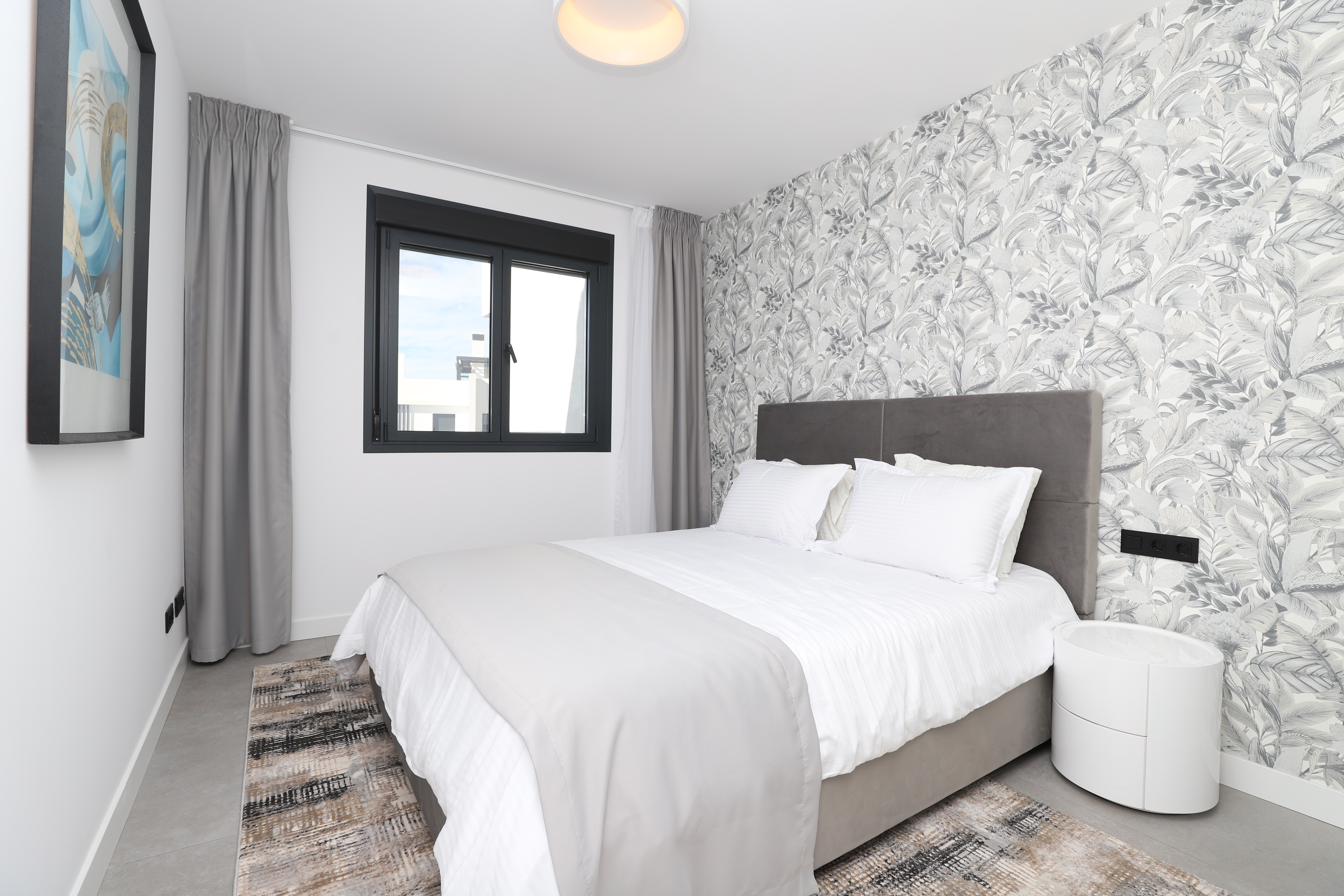 Exclusivo apartamento NUEVO con vistas al mar  y moderno dentro de un complejo de lujo  en Estepona