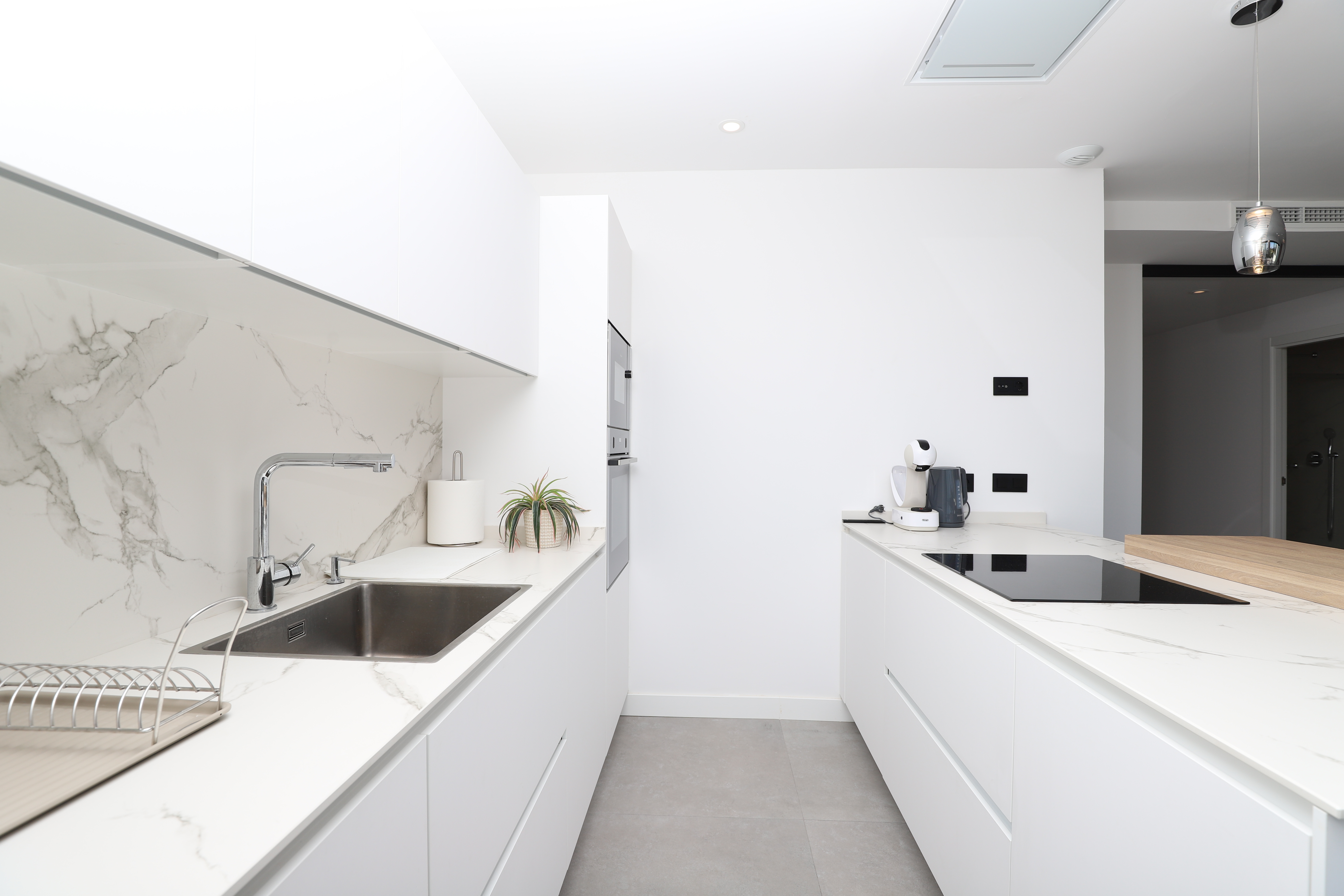 Exclusivo apartamento NUEVO con vistas al mar  y moderno dentro de un complejo de lujo  en Estepona